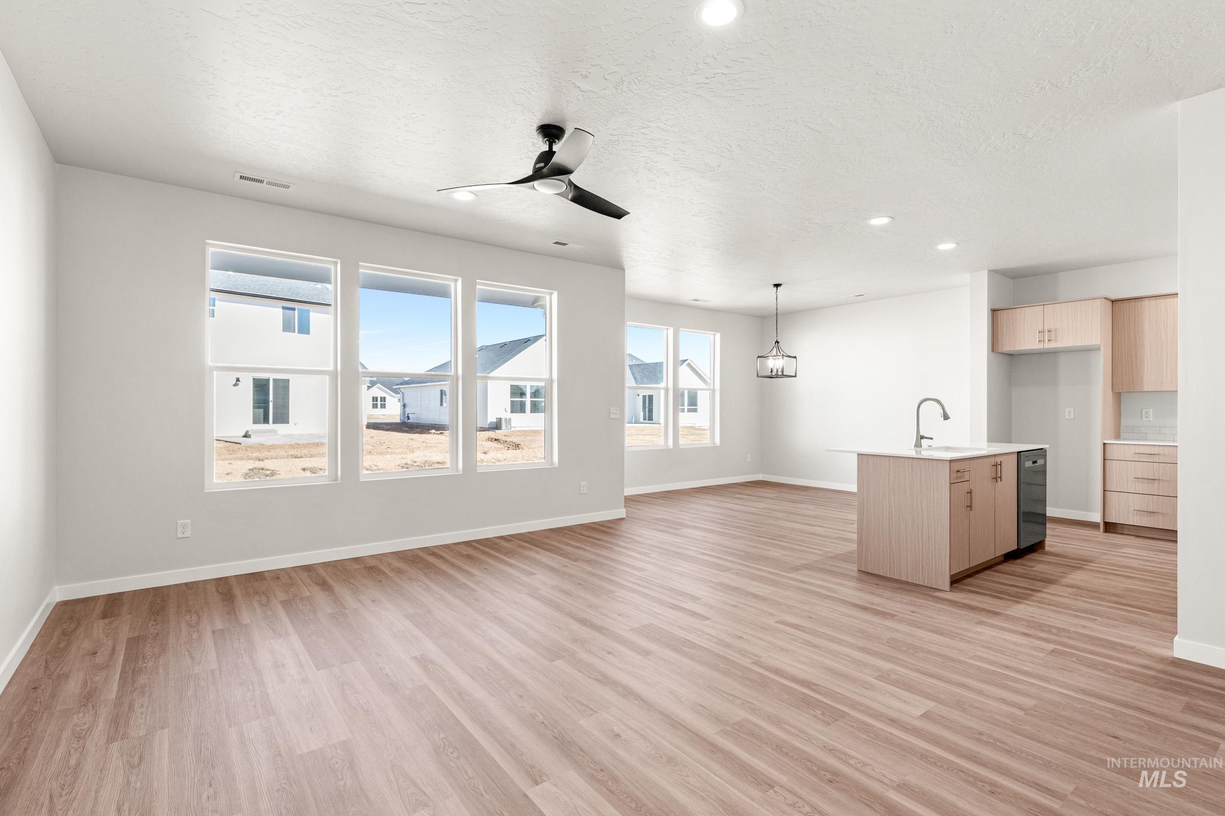 5200 E Phelps Lake Dr, Nampa, Idaho 83687, 4 Bedrooms, 2 Bathrooms, Residential For Sale, Price $479,990,MLS 98978055