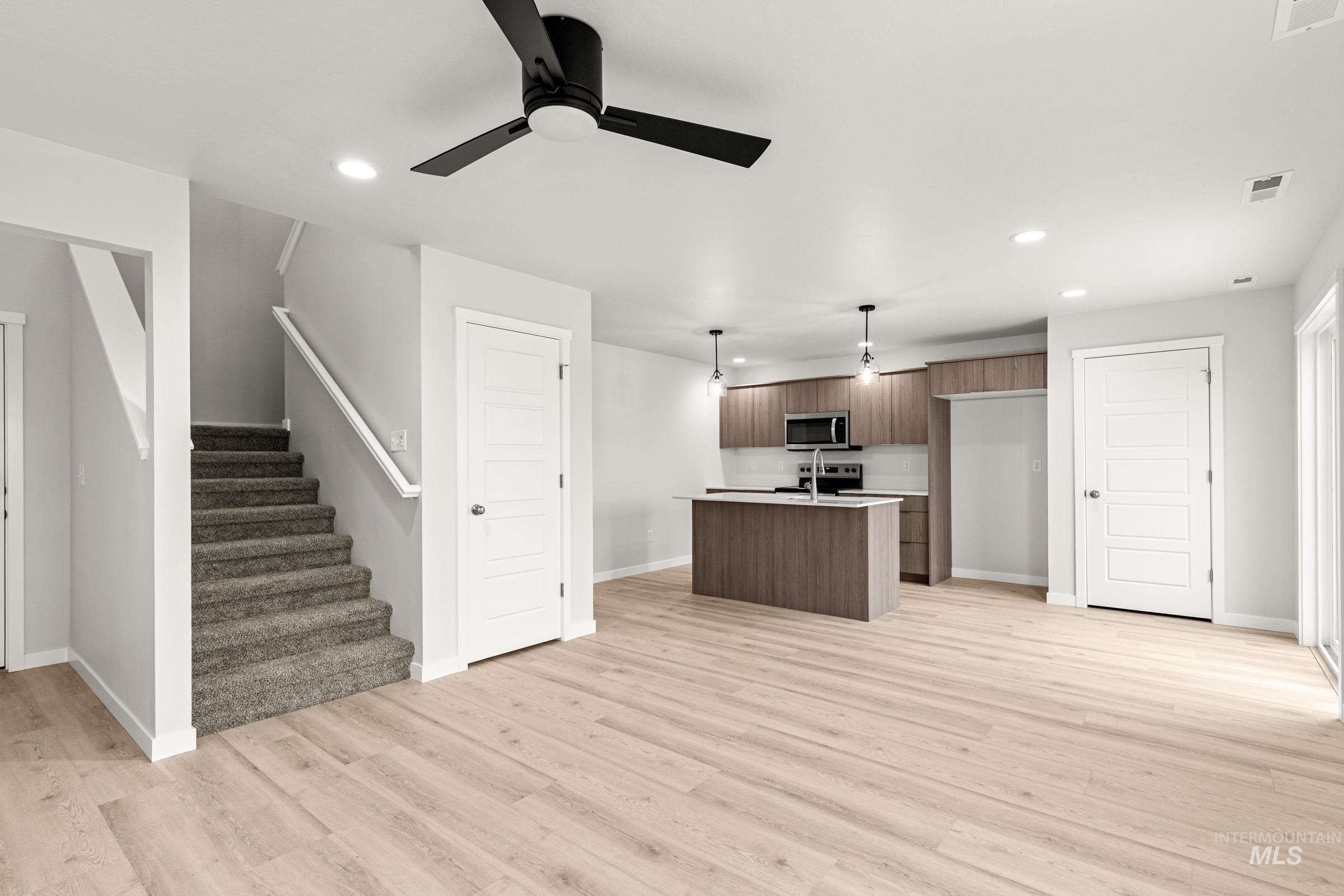 10818 Rutland St, Caldwell, Idaho 83605, 3 Bedrooms, 2.5 Bathrooms, Residential For Sale, Price $376,990,MLS 98978056