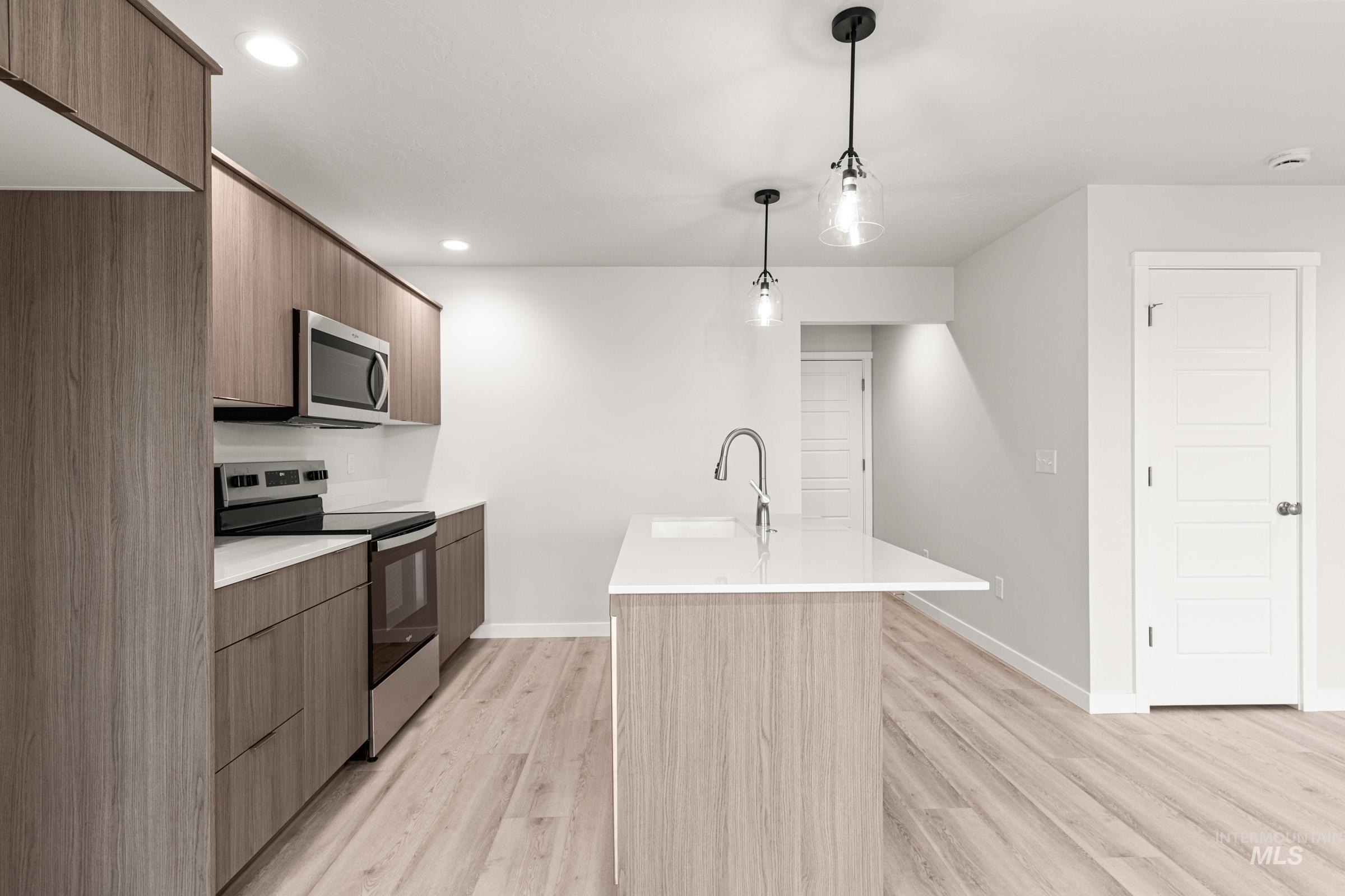 10824 Rutland St, Caldwell, Idaho 83605, 3 Bedrooms, 2.5 Bathrooms, Residential For Sale, Price $373,990,MLS 98978057