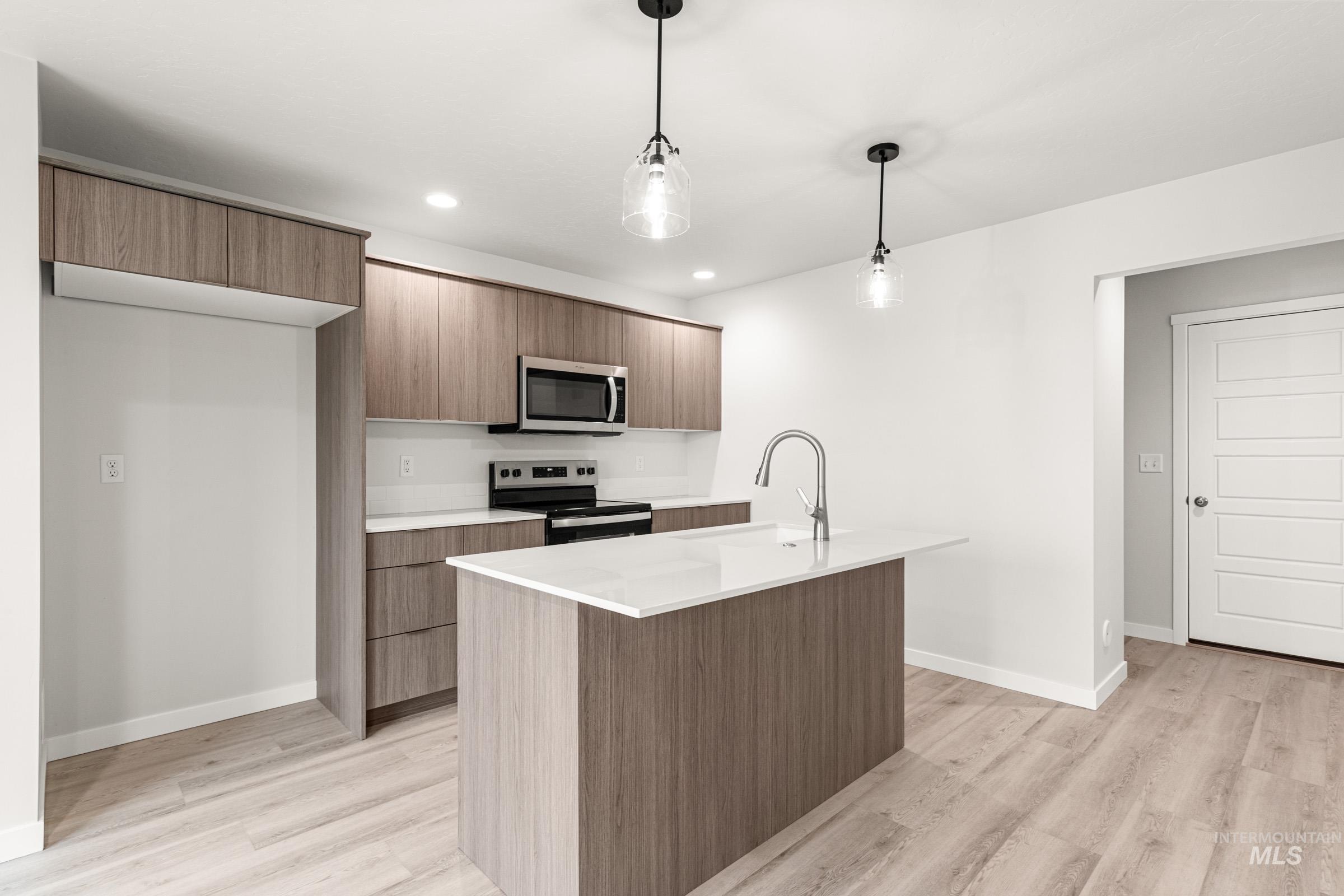 10824 Rutland St, Caldwell, Idaho 83605, 3 Bedrooms, 2.5 Bathrooms, Residential For Sale, Price $373,990,MLS 98978057