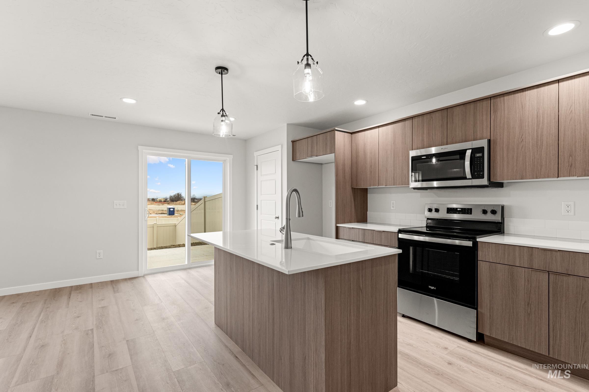 10824 Rutland St, Caldwell, Idaho 83605, 3 Bedrooms, 2.5 Bathrooms, Residential For Sale, Price $373,990,MLS 98978057