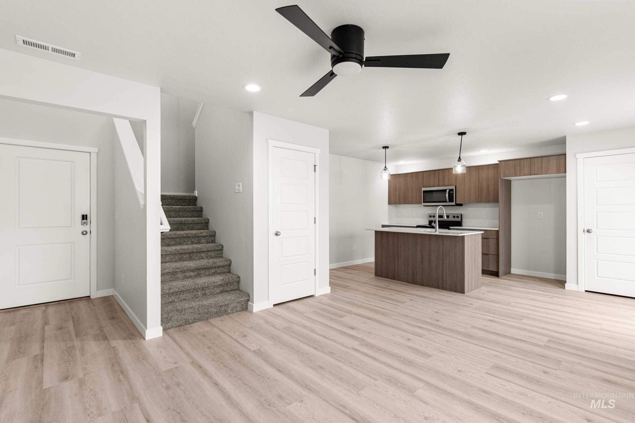 10830 Rutland St, Caldwell, Idaho 83605, 3 Bedrooms, 2.5 Bathrooms, Residential For Sale, Price $374,990,MLS 98978059