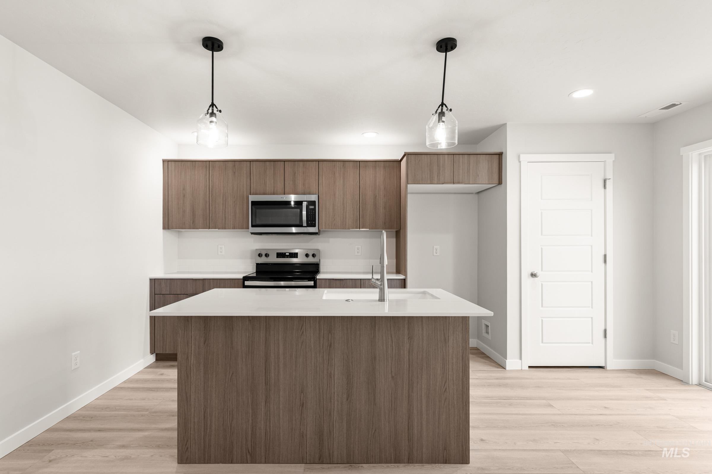 10830 Rutland St, Caldwell, Idaho 83605, 3 Bedrooms, 2.5 Bathrooms, Residential For Sale, Price $374,990,MLS 98978059