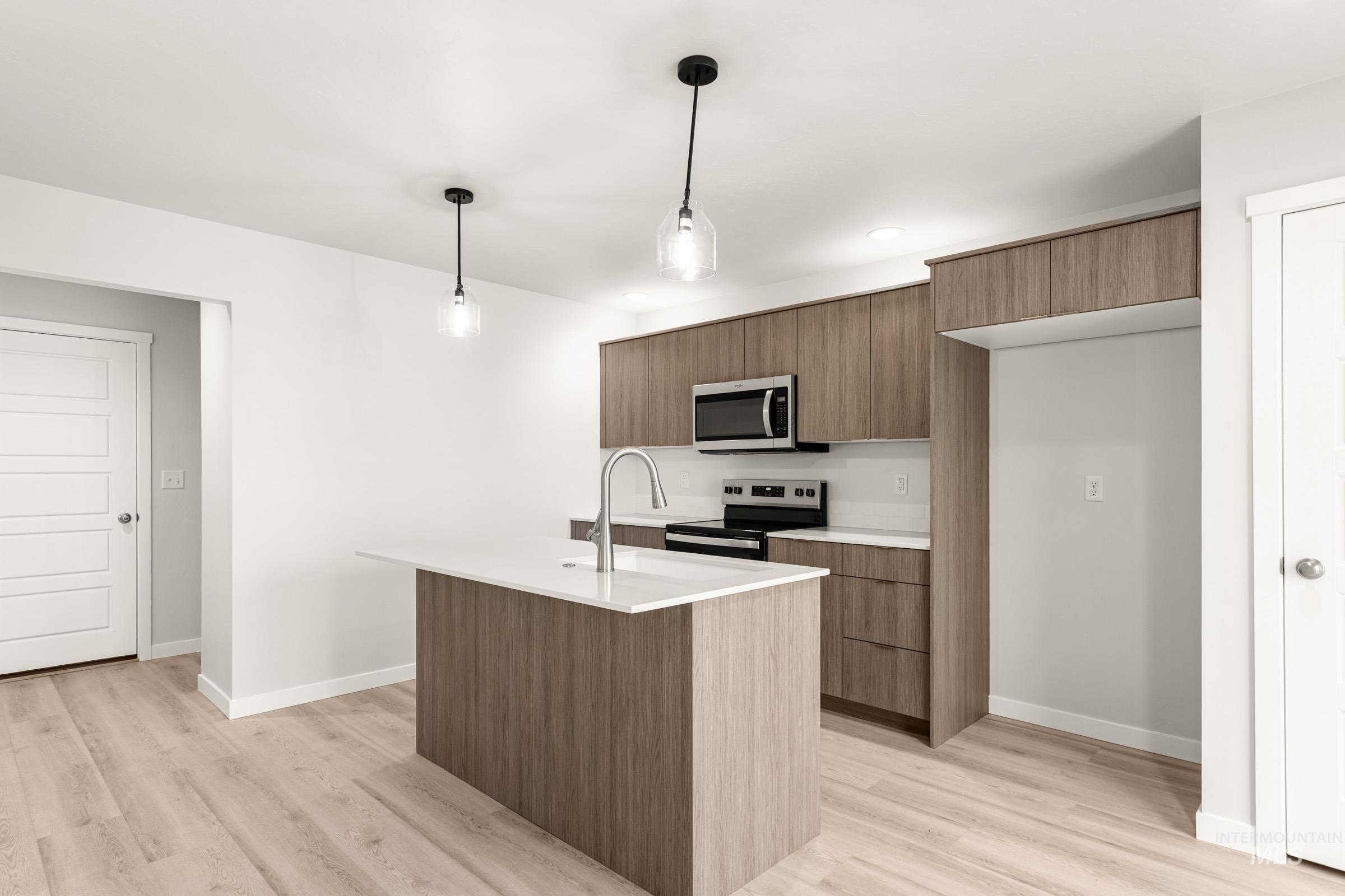 10830 Rutland St, Caldwell, Idaho 83605, 3 Bedrooms, 2.5 Bathrooms, Residential For Sale, Price $374,990,MLS 98978059