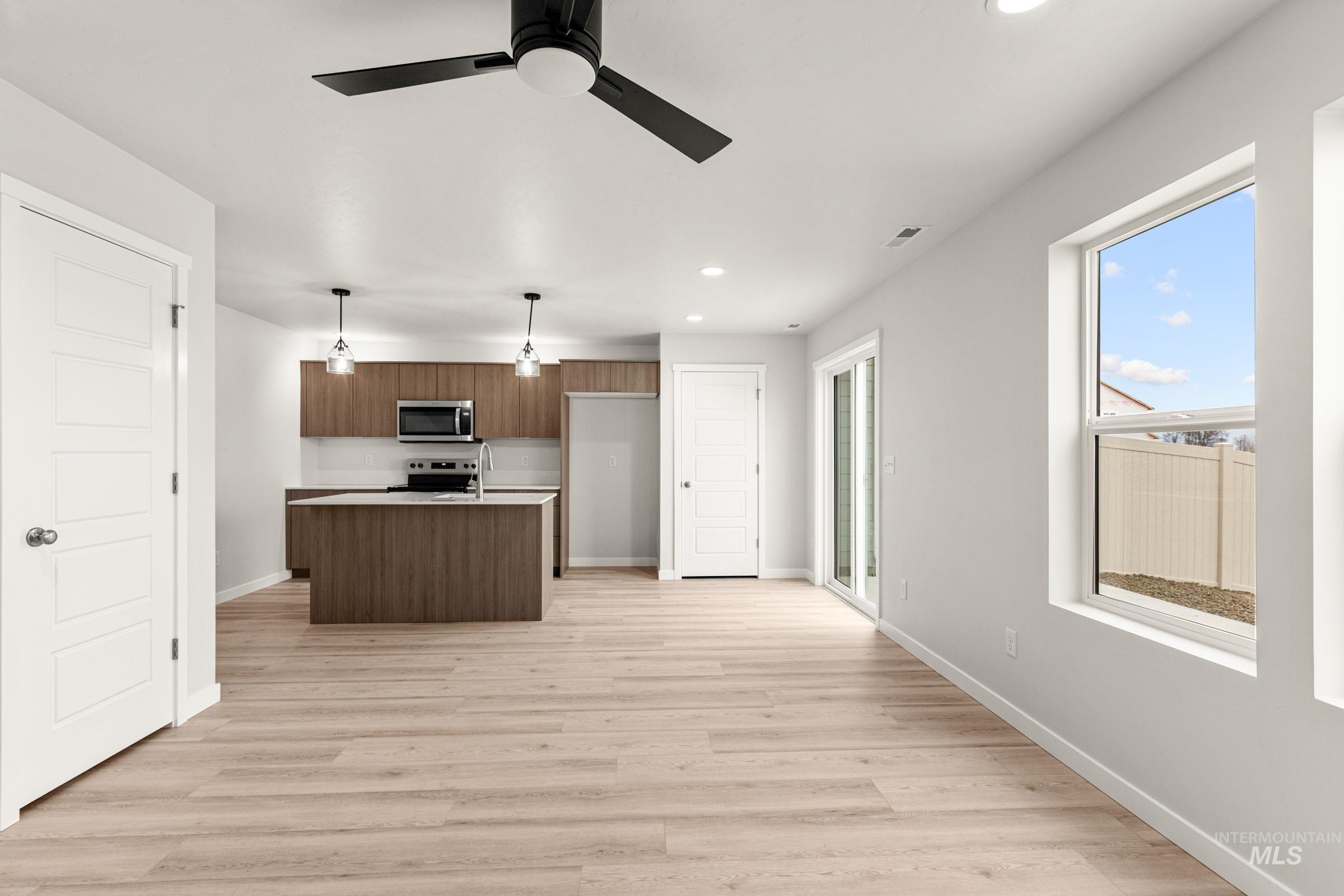 10830 Rutland St, Caldwell, Idaho 83605, 3 Bedrooms, 2.5 Bathrooms, Residential For Sale, Price $374,990,MLS 98978059