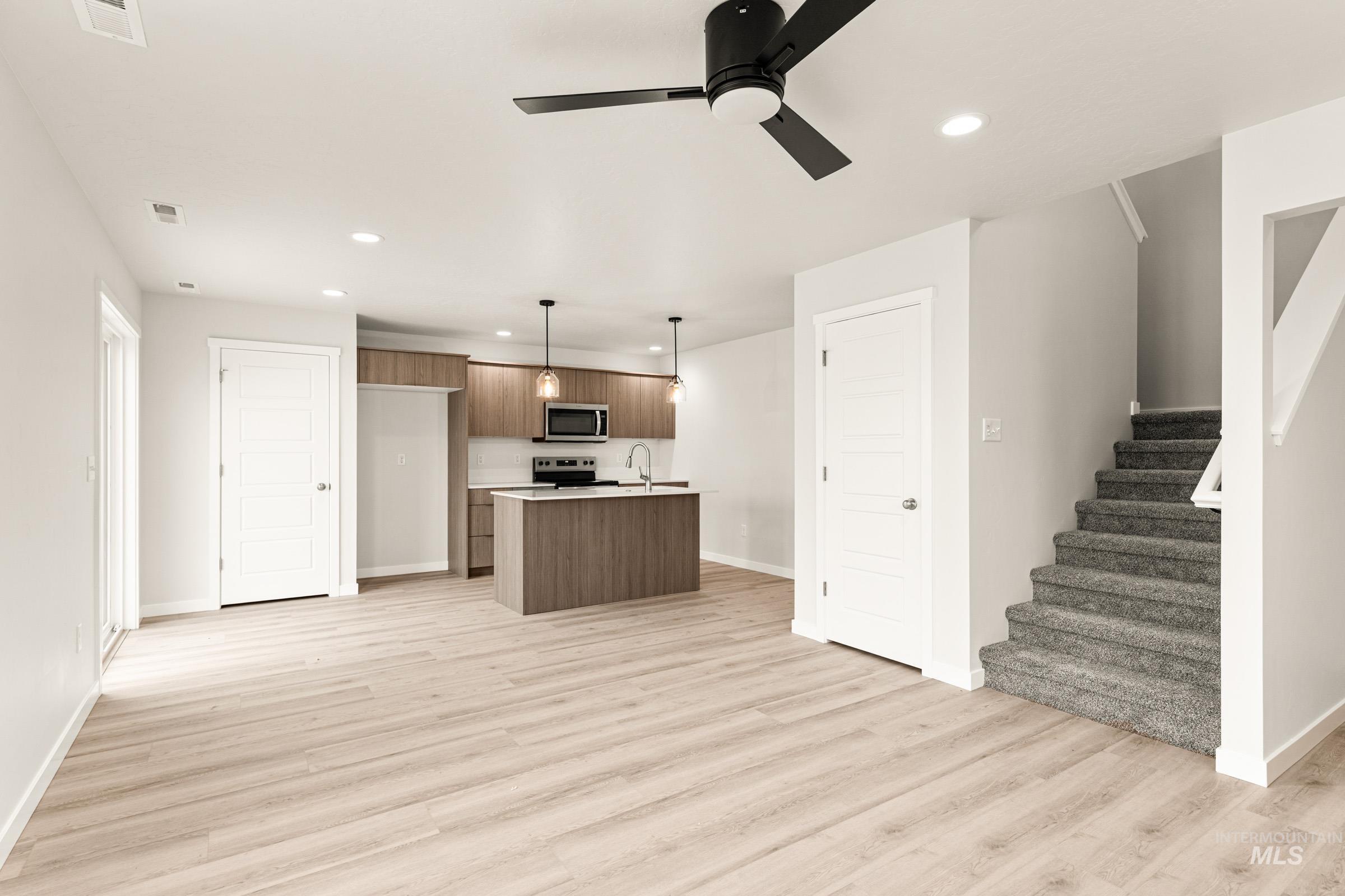 10832 Rutland St, Caldwell, Idaho 83605, 3 Bedrooms, 2.5 Bathrooms, Residential For Sale, Price $375,990, 98978060