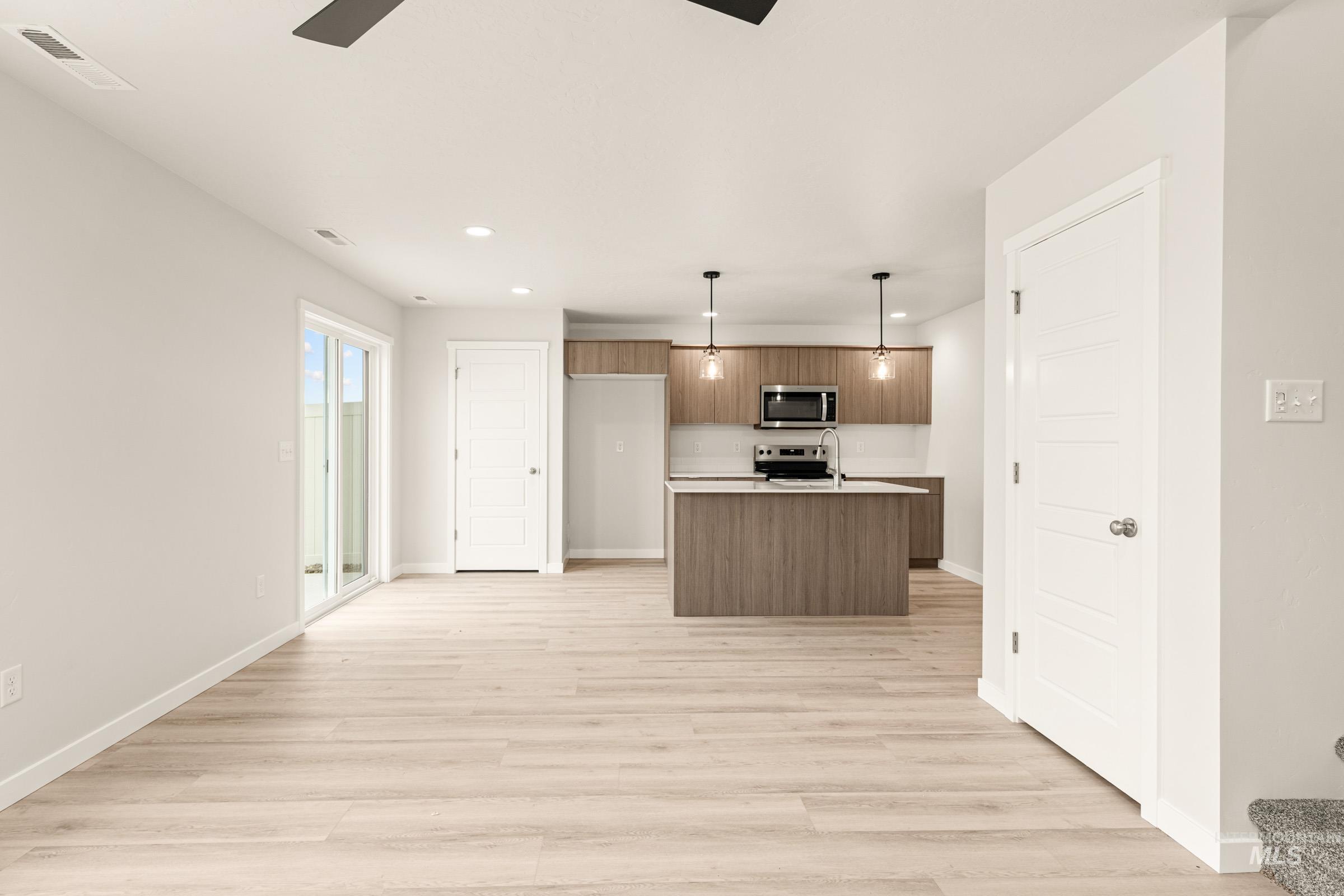 10832 Rutland St, Caldwell, Idaho 83605, 3 Bedrooms, 2.5 Bathrooms, Residential For Sale, Price $375,990, 98978060