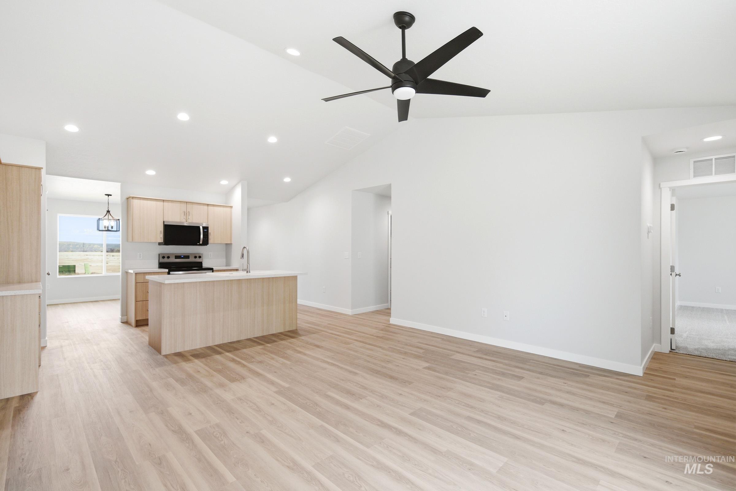 507 Pine St, New Plymouth, Idaho 83655, 3 Bedrooms, 2 Bathrooms, Residential For Sale, Price $394,990,MLS 98978061