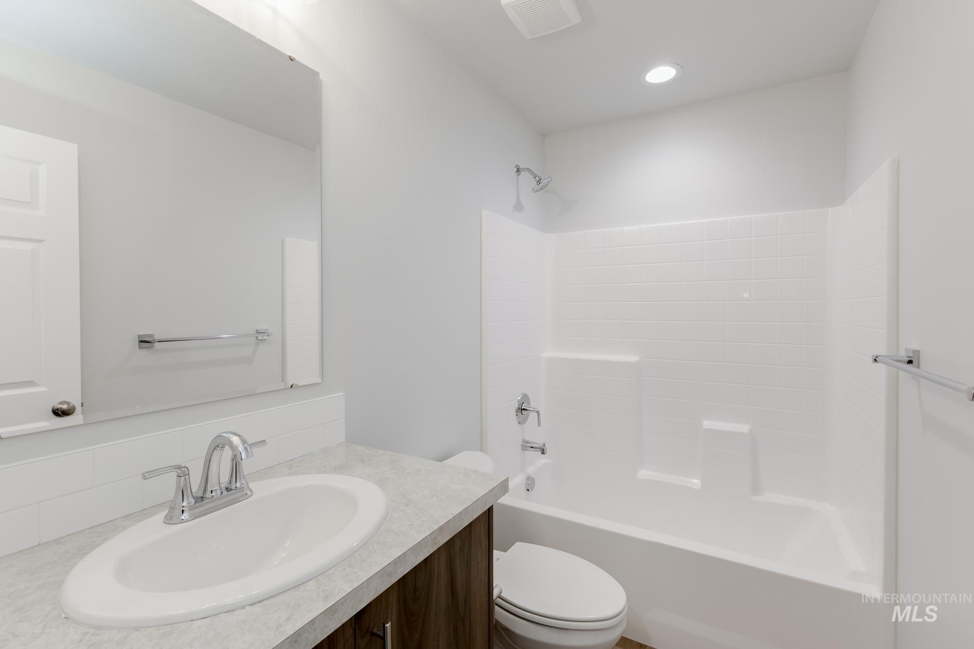 509 Pine St, New Plymouth, Idaho 83655, 3 Bedrooms, 2 Bathrooms, Residential For Sale, Price $409,990, 98978062