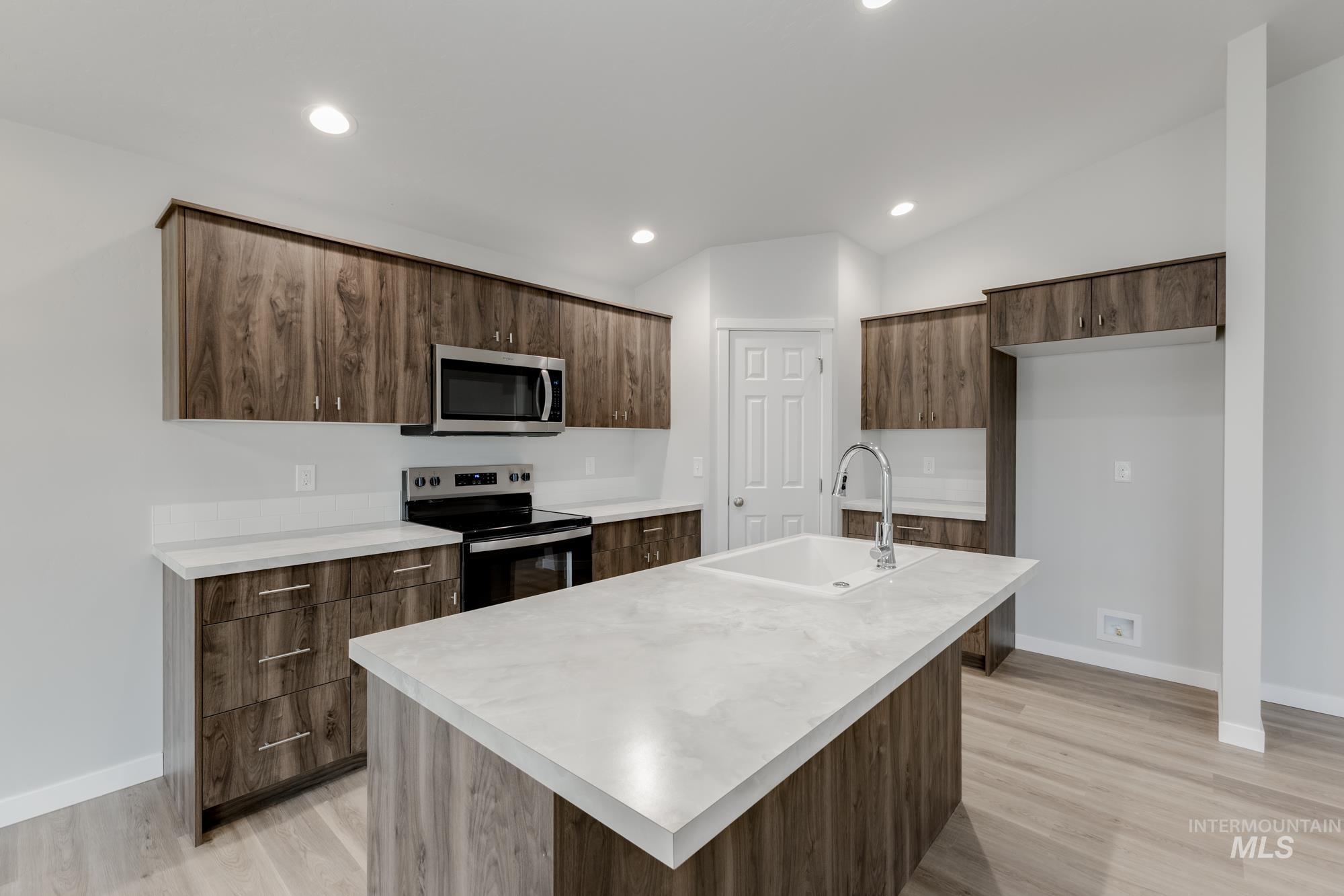 509 Pine St, New Plymouth, Idaho 83655, 3 Bedrooms, 2 Bathrooms, Residential For Sale, Price $409,990, 98978062