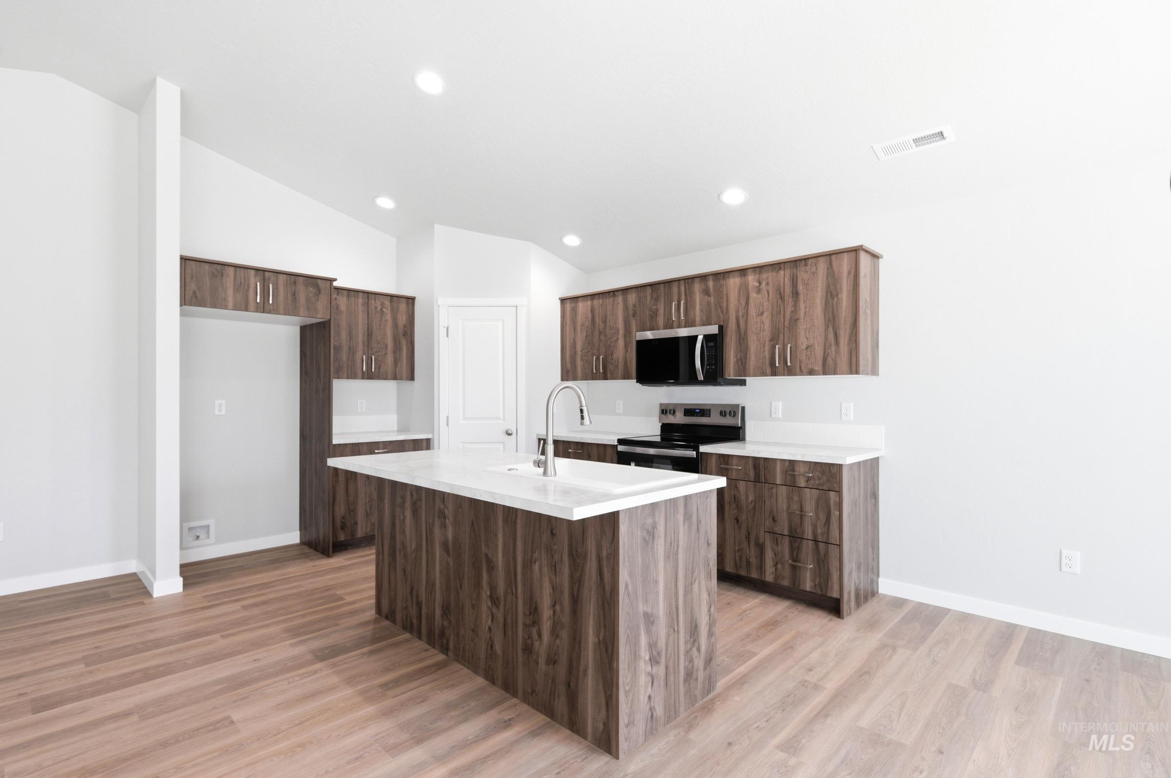 509 Pine St, New Plymouth, Idaho 83655, 3 Bedrooms, 2 Bathrooms, Residential For Sale, Price $409,990,MLS 98978062