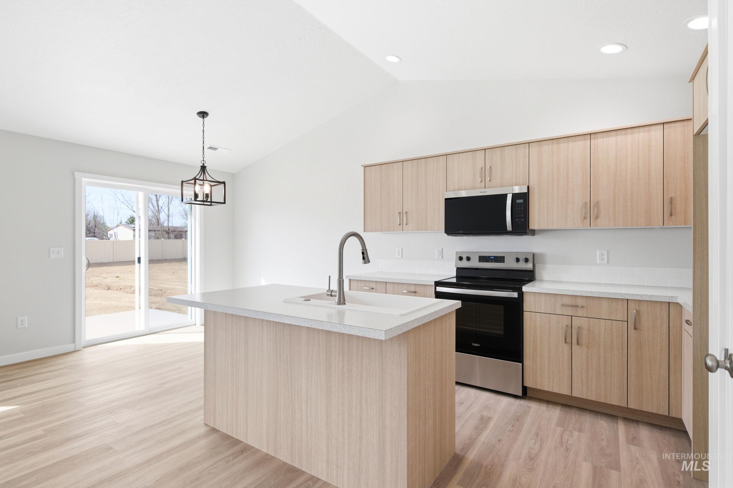 515 Pine St, New Plymouth, Idaho 83655, 3 Bedrooms, 2 Bathrooms, Residential For Sale, Price $389,990,MLS 98978063