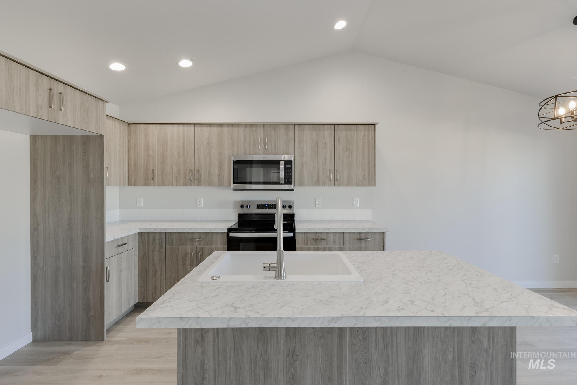 515 Pine St, New Plymouth, Idaho 83655, 3 Bedrooms, 2 Bathrooms, Residential For Sale, Price $389,990, 98978063