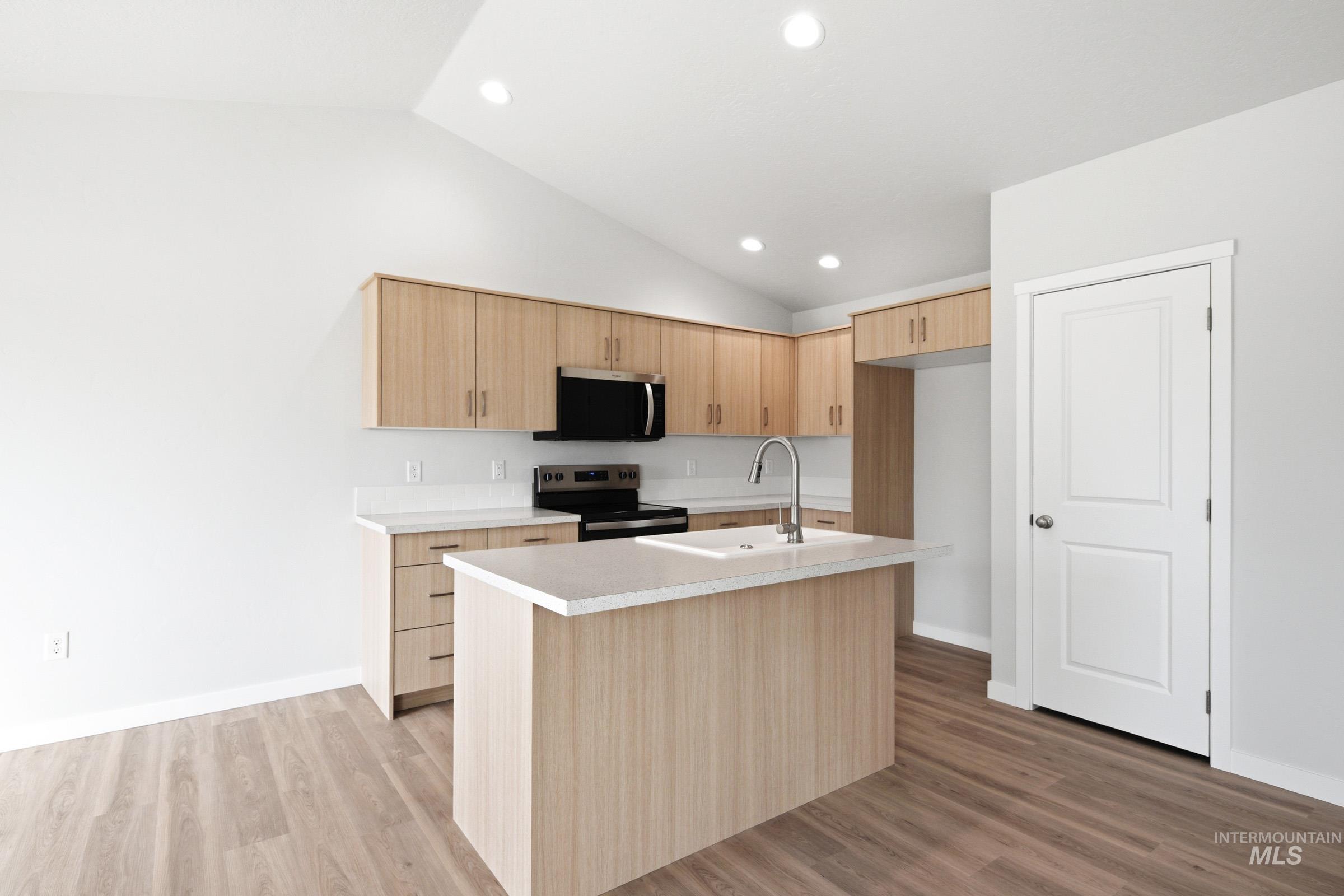 515 Pine St, New Plymouth, Idaho 83655, 3 Bedrooms, 2 Bathrooms, Residential For Sale, Price $389,990,MLS 98978063