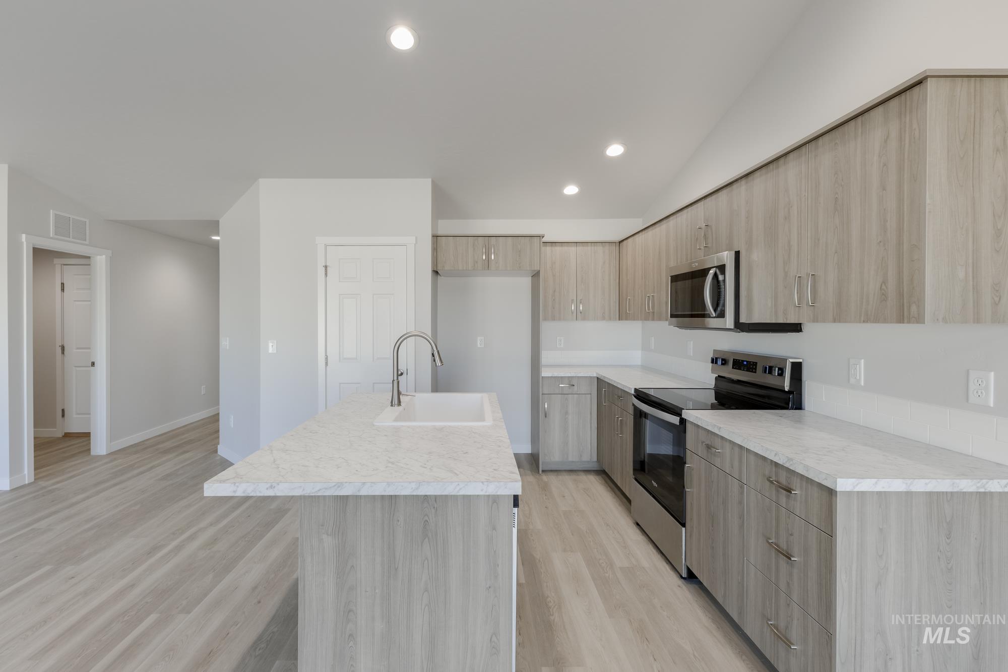 515 Pine St, New Plymouth, Idaho 83655, 3 Bedrooms, 2 Bathrooms, Residential For Sale, Price $389,990, 98978063