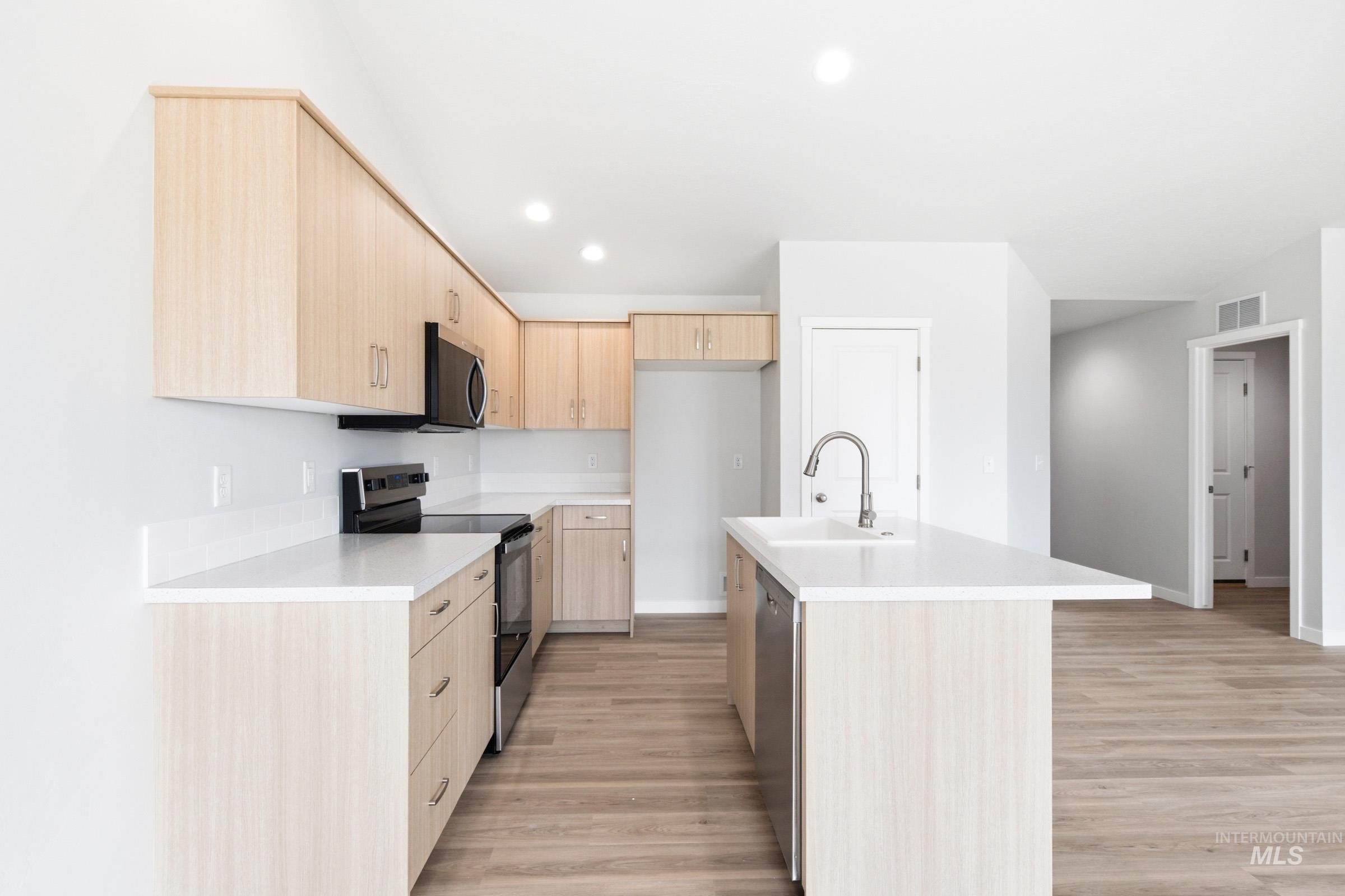 515 Pine St, New Plymouth, Idaho 83655, 3 Bedrooms, 2 Bathrooms, Residential For Sale, Price $389,990,MLS 98978063