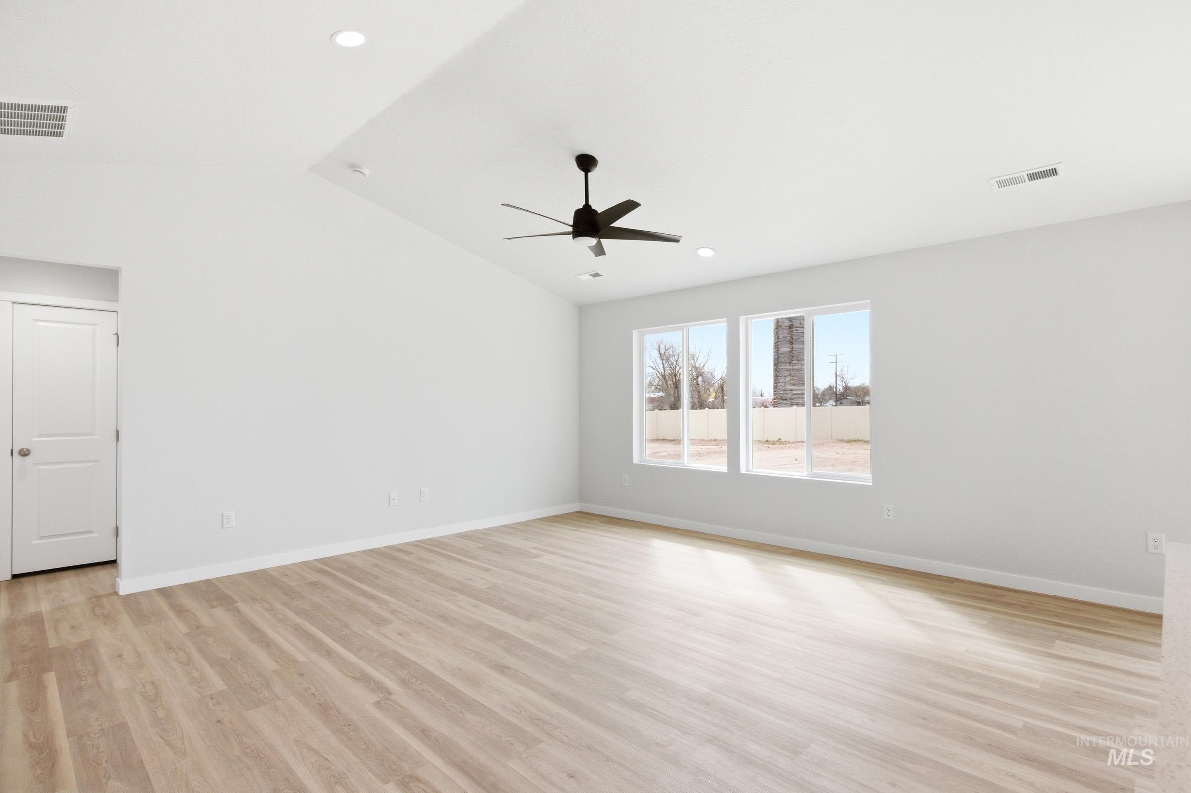 515 Pine St, New Plymouth, Idaho 83655, 3 Bedrooms, 2 Bathrooms, Residential For Sale, Price $389,990,MLS 98978063