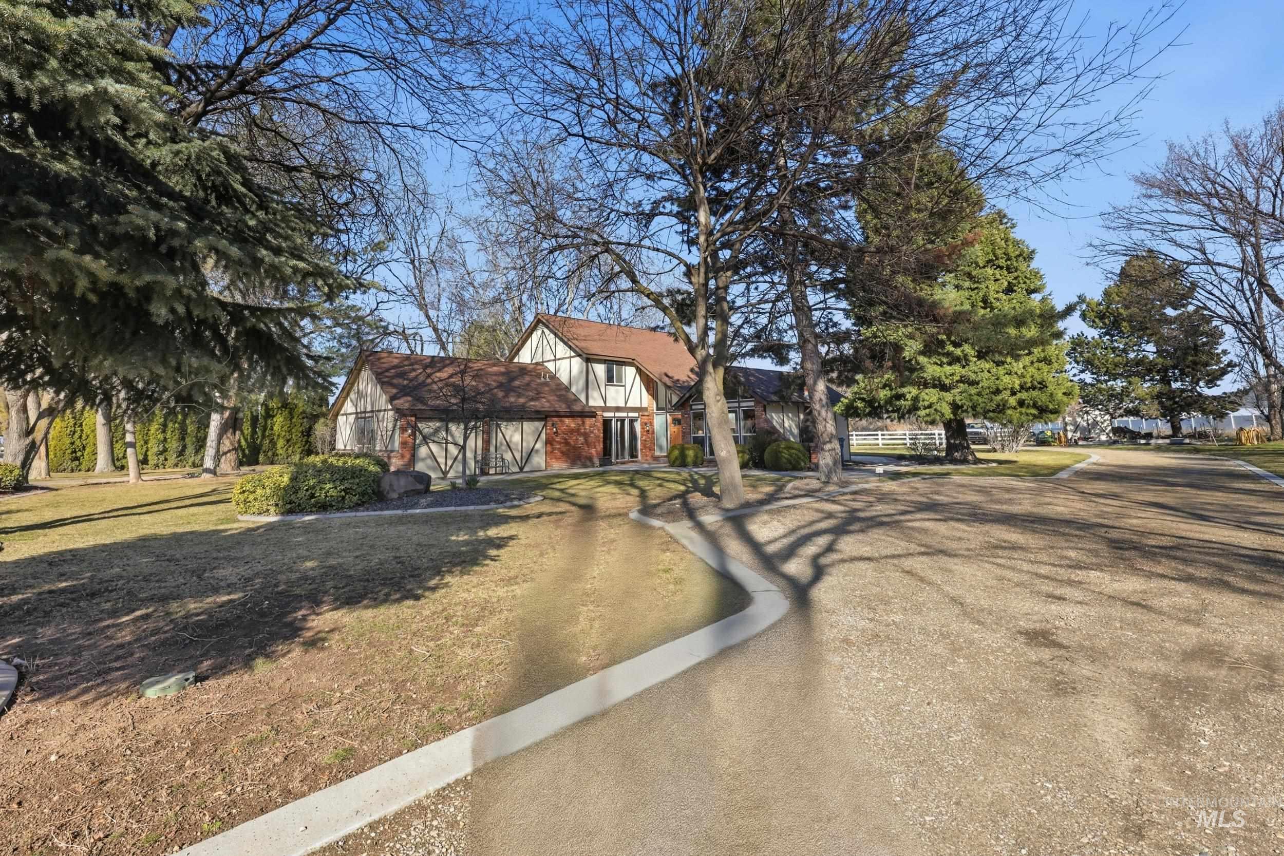 5702 E Victory Rd., Nampa, Idaho 83687, 3 Bedrooms, 2.5 Bathrooms, Residential For Sale, Price $769,900, 98978064