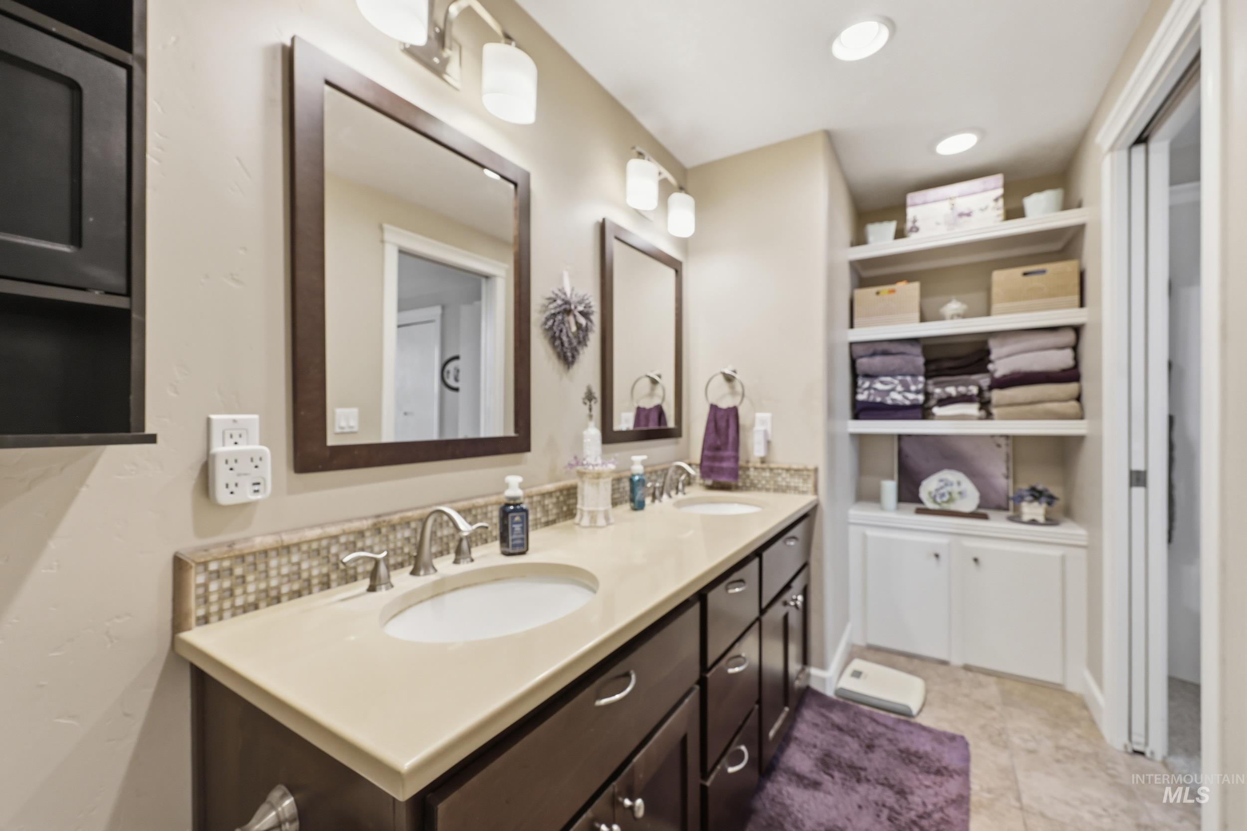 5702 E Victory Rd., Nampa, Idaho 83687, 3 Bedrooms, 2.5 Bathrooms, Residential For Sale, Price $769,900, 98978064