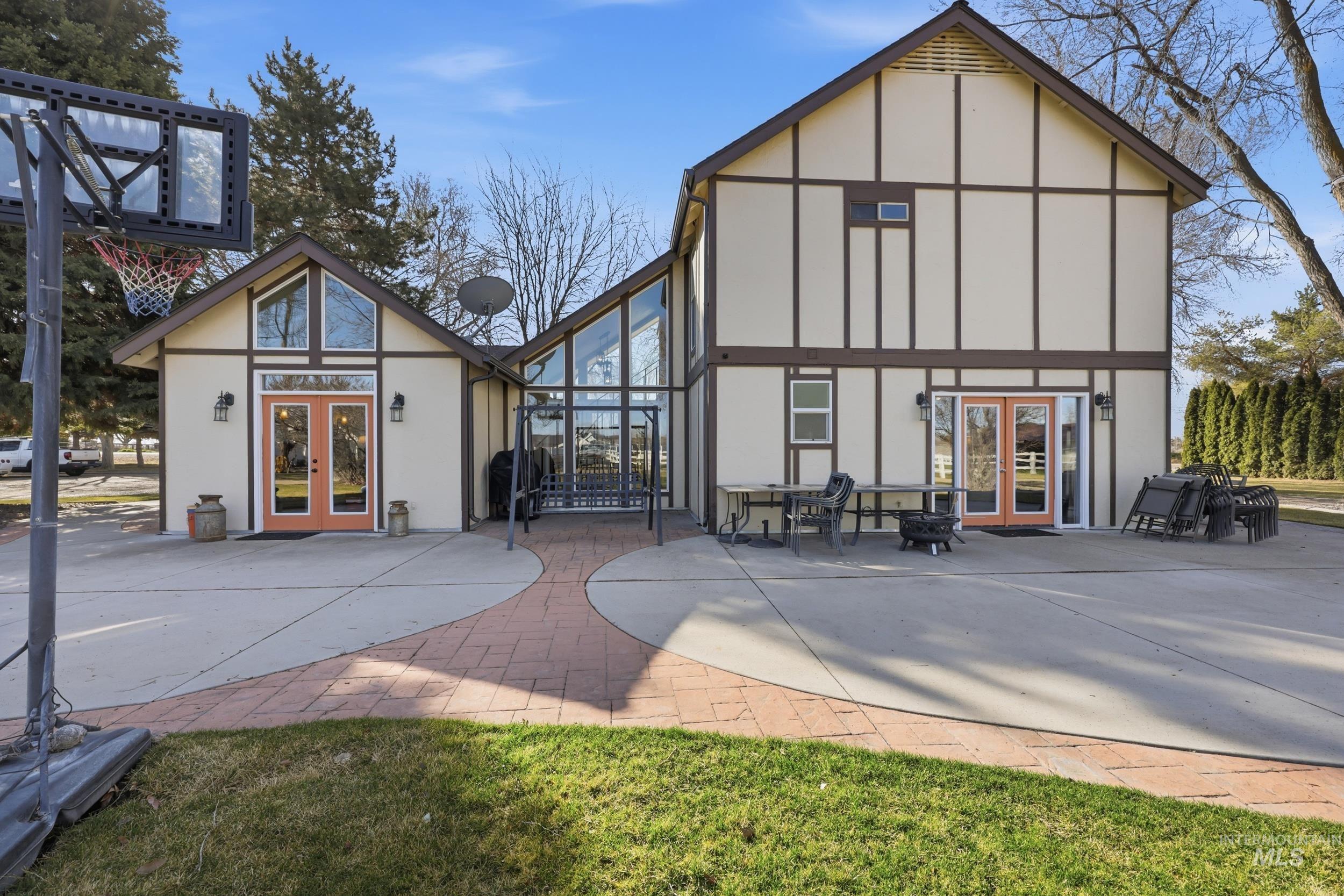 5702 E Victory Rd., Nampa, Idaho 83687, 3 Bedrooms, 2.5 Bathrooms, Residential For Sale, Price $769,900, 98978064