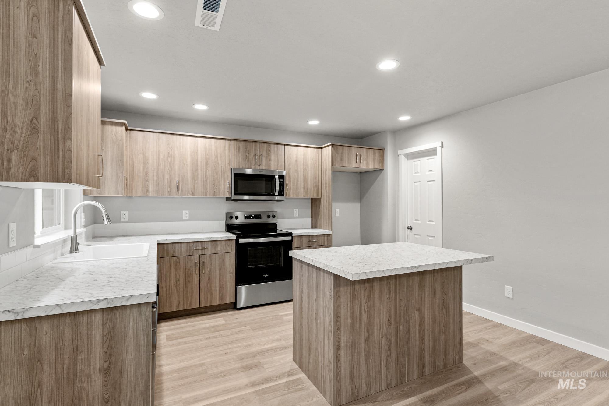 2874 W Taiban Creek Dr, Kuna, Idaho 83634, 4 Bedrooms, 2.5 Bathrooms, Residential For Sale, Price $459,990,MLS 98978066