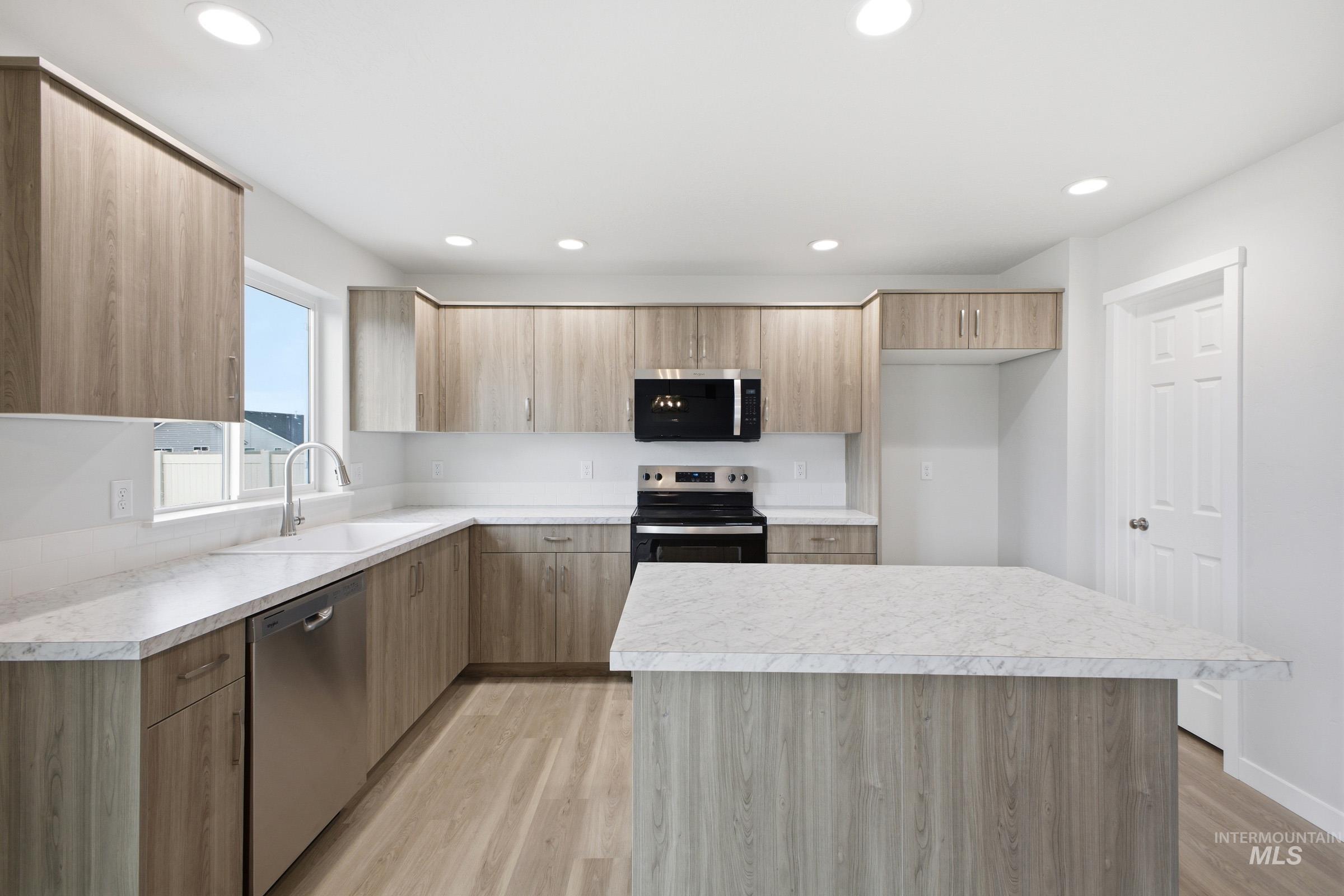 2874 W Taiban Creek Dr, Kuna, Idaho 83634, 4 Bedrooms, 2.5 Bathrooms, Residential For Sale, Price $459,990,MLS 98978066