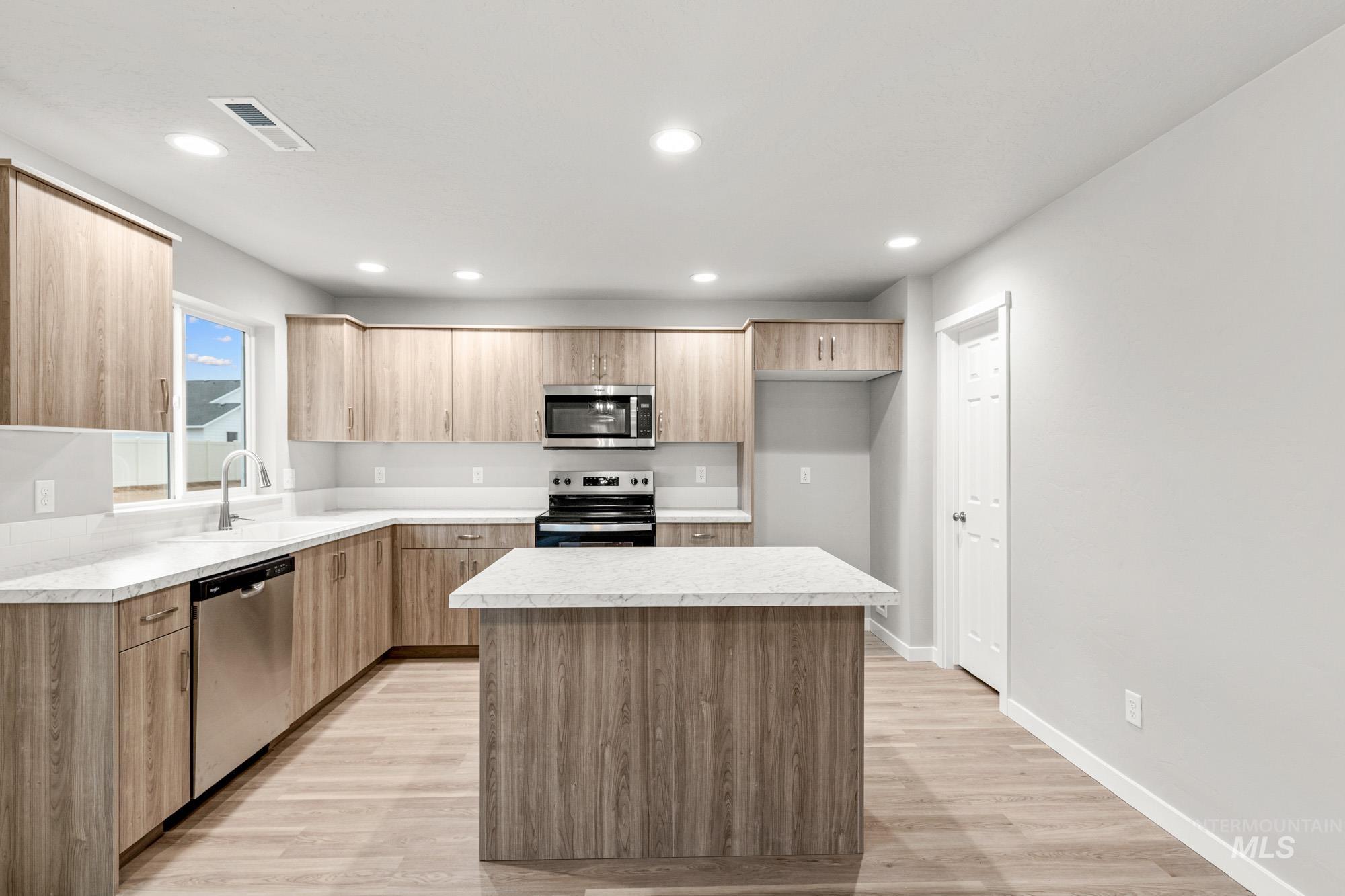 2874 W Taiban Creek Dr, Kuna, Idaho 83634, 4 Bedrooms, 2.5 Bathrooms, Residential For Sale, Price $459,990,MLS 98978066