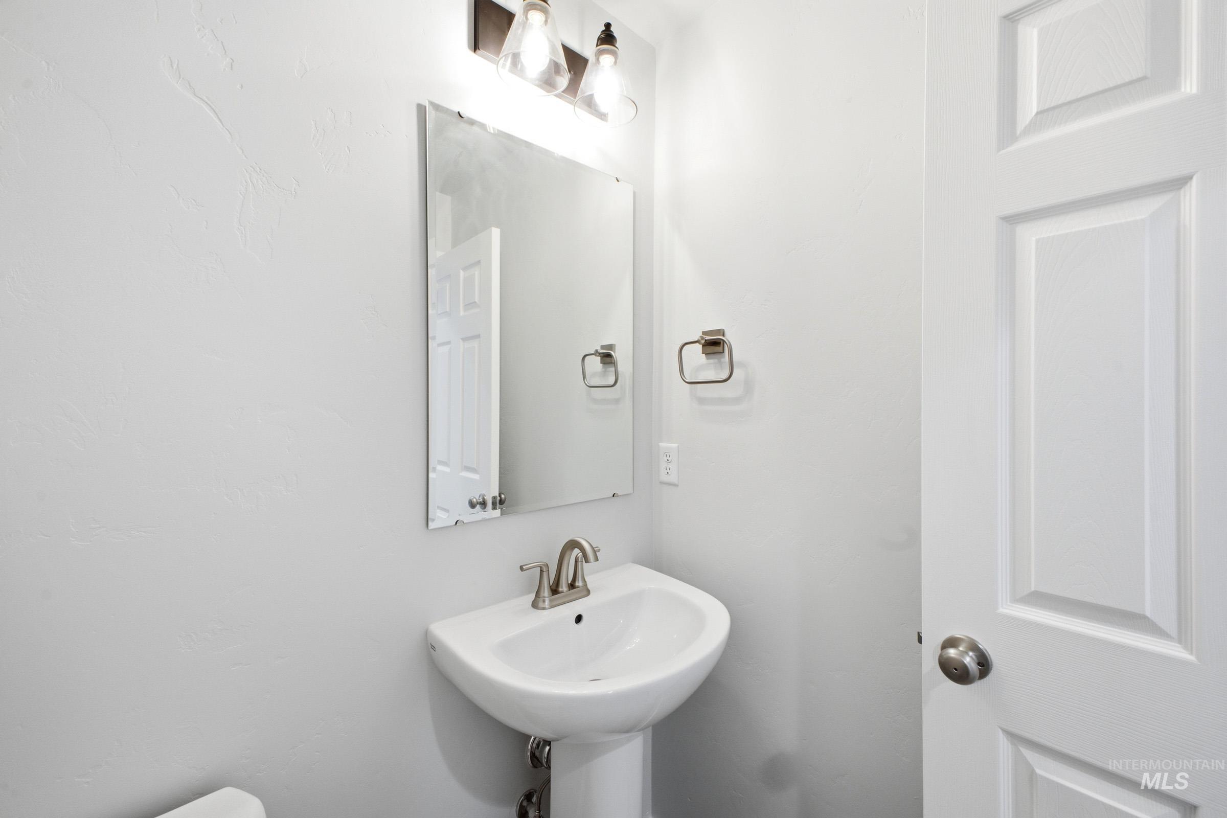 2874 W Taiban Creek Dr, Kuna, Idaho 83634, 4 Bedrooms, 2.5 Bathrooms, Residential For Sale, Price $459,990,MLS 98978066