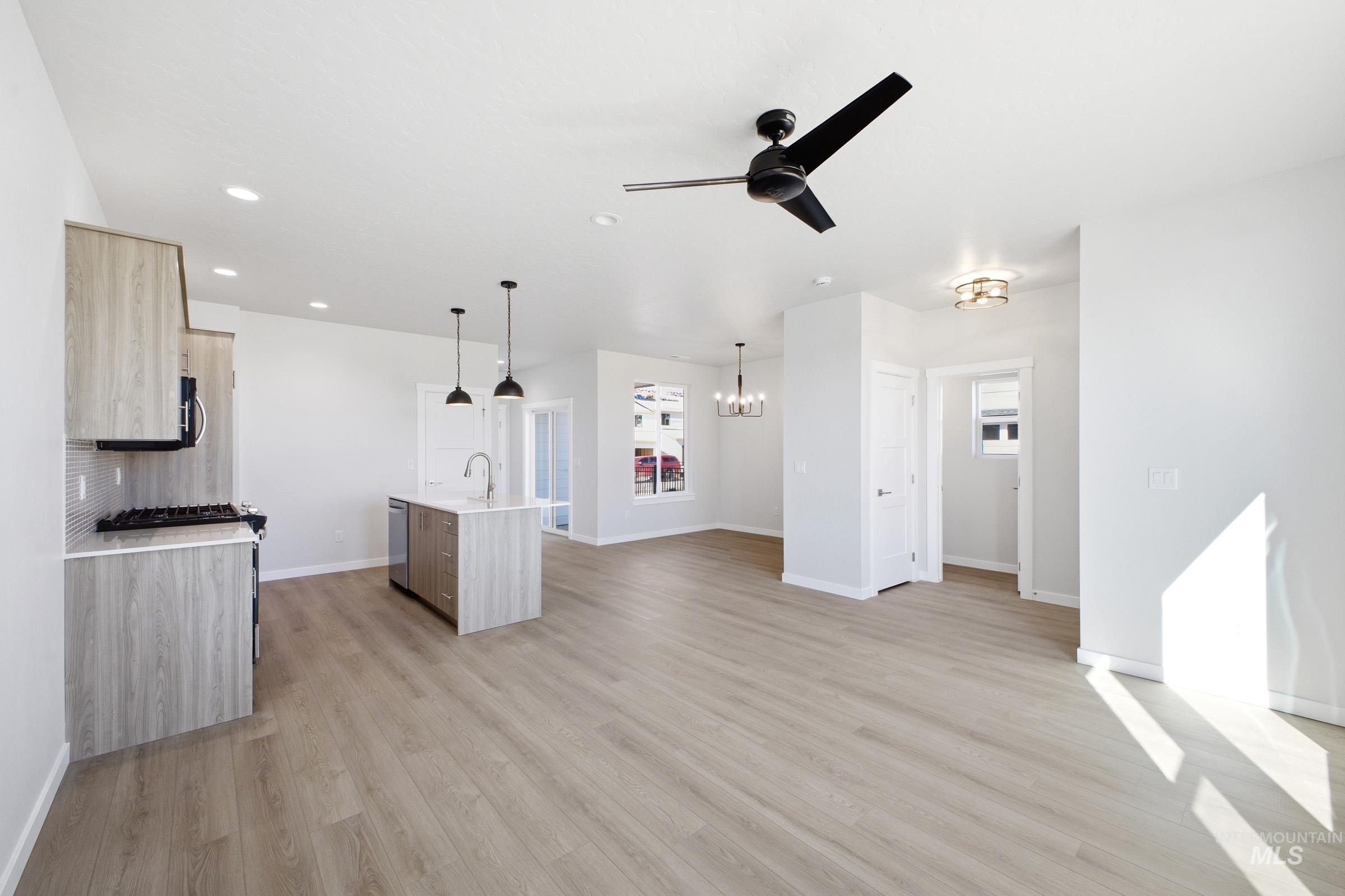 6903 S Harvest Cove Ave, Boise, Idaho 83709, 3 Bedrooms, 2.5 Bathrooms, Residential For Sale, Price $446,990, 98978067