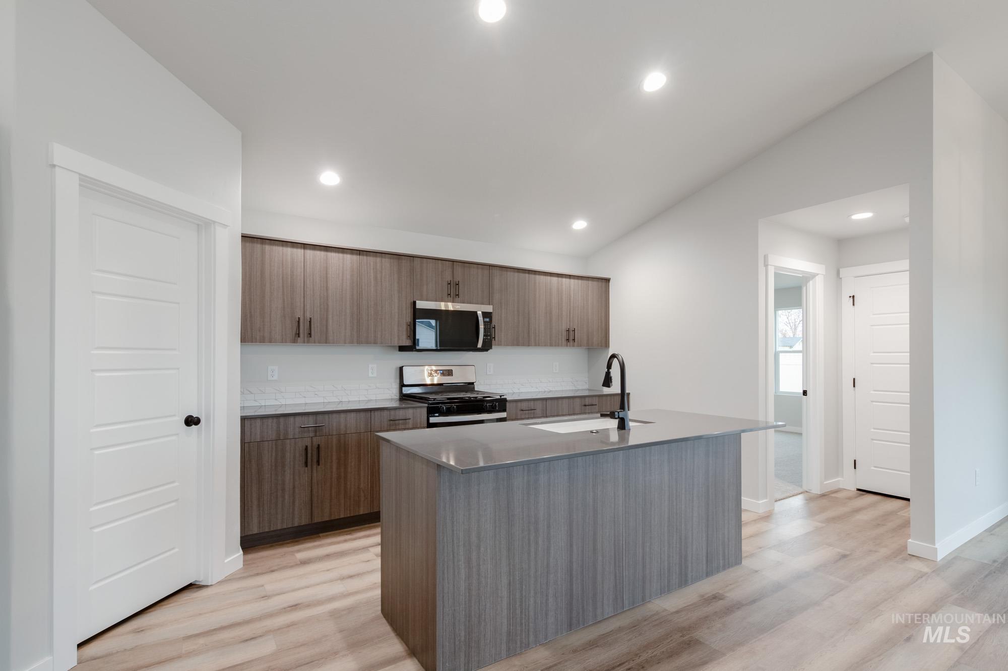 5401 S Desert Cactus Ave, Meridian, Idaho 83642, 4 Bedrooms, 2 Bathrooms, Residential For Sale, Price $494,990,MLS 98978068