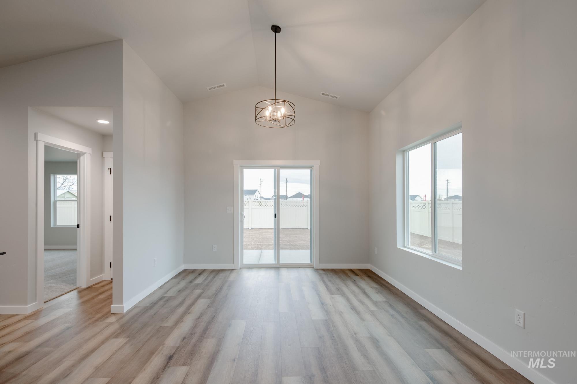 5401 S Desert Cactus Ave, Meridian, Idaho 83642, 4 Bedrooms, 2 Bathrooms, Residential For Sale, Price $494,990,MLS 98978068