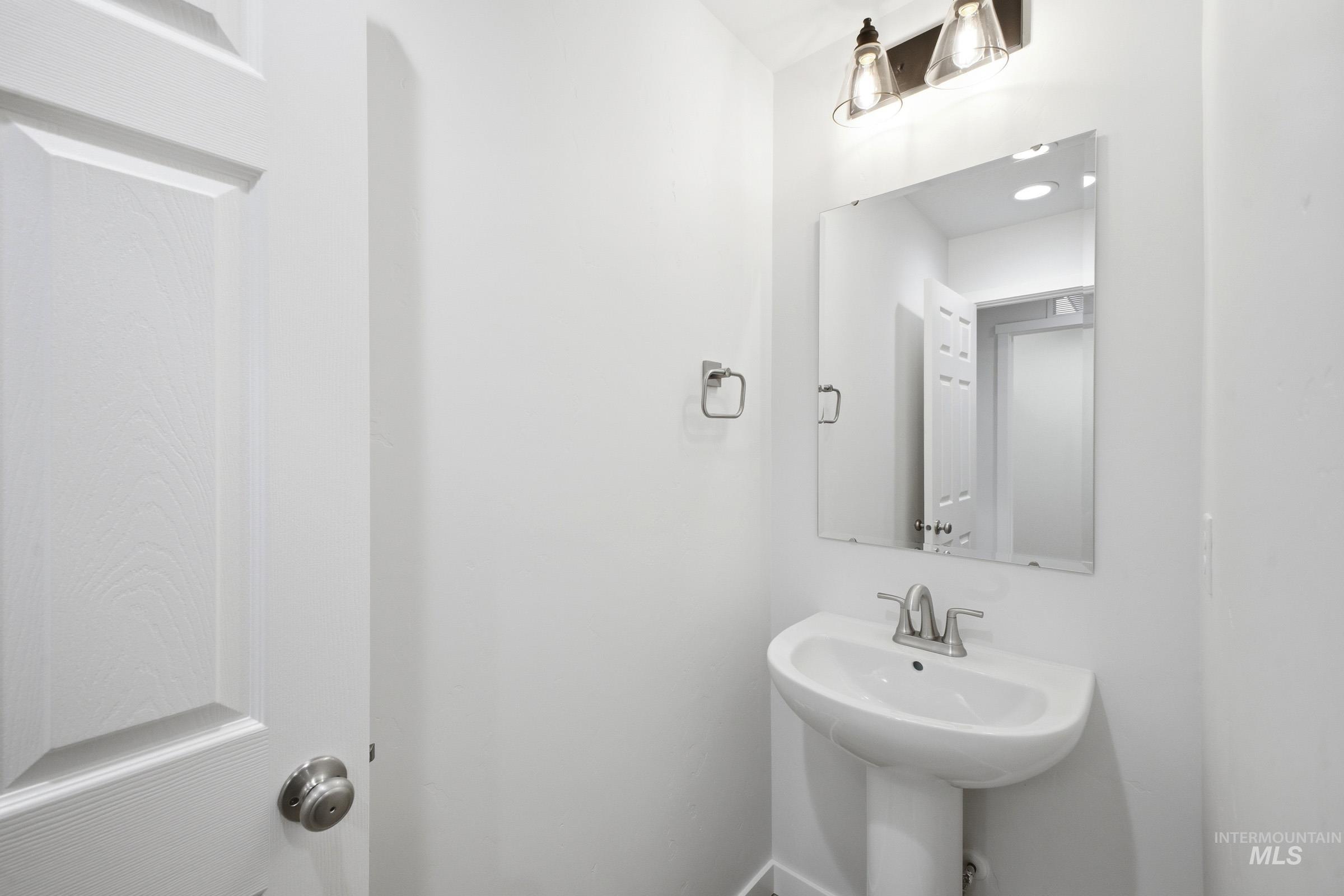 13724 Judson St, Caldwell, Idaho 83607, 5 Bedrooms, 2.5 Bathrooms, Residential For Sale, Price $479,990,MLS 98978070