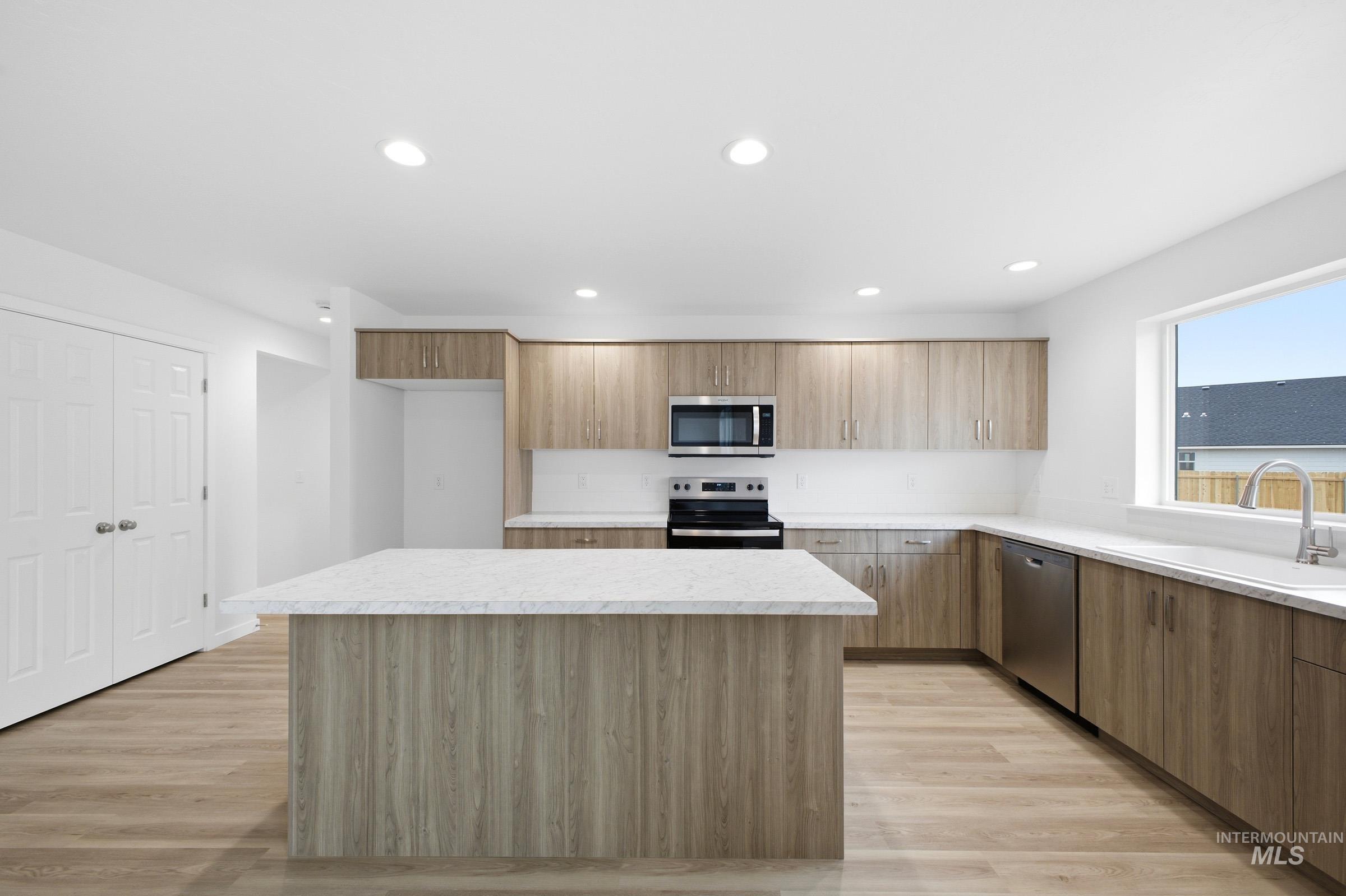 13724 Judson St, Caldwell, Idaho 83607, 5 Bedrooms, 2.5 Bathrooms, Residential For Sale, Price $479,990,MLS 98978070