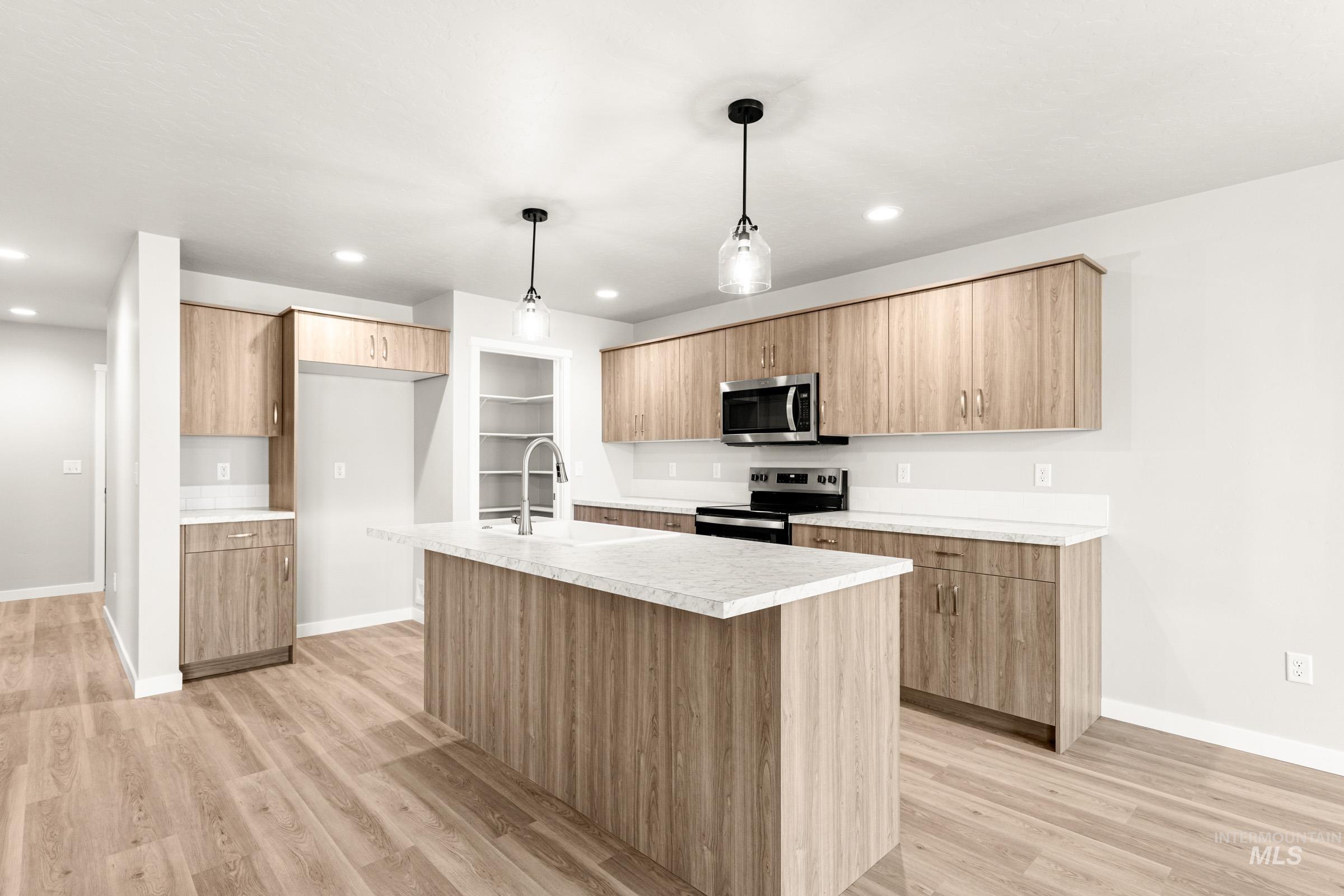 27 S Sweetgrass Pl, Nampa, Idaho 83651, 4 Bedrooms, 2.5 Bathrooms, Residential For Sale, Price $434,990,MLS 98978071