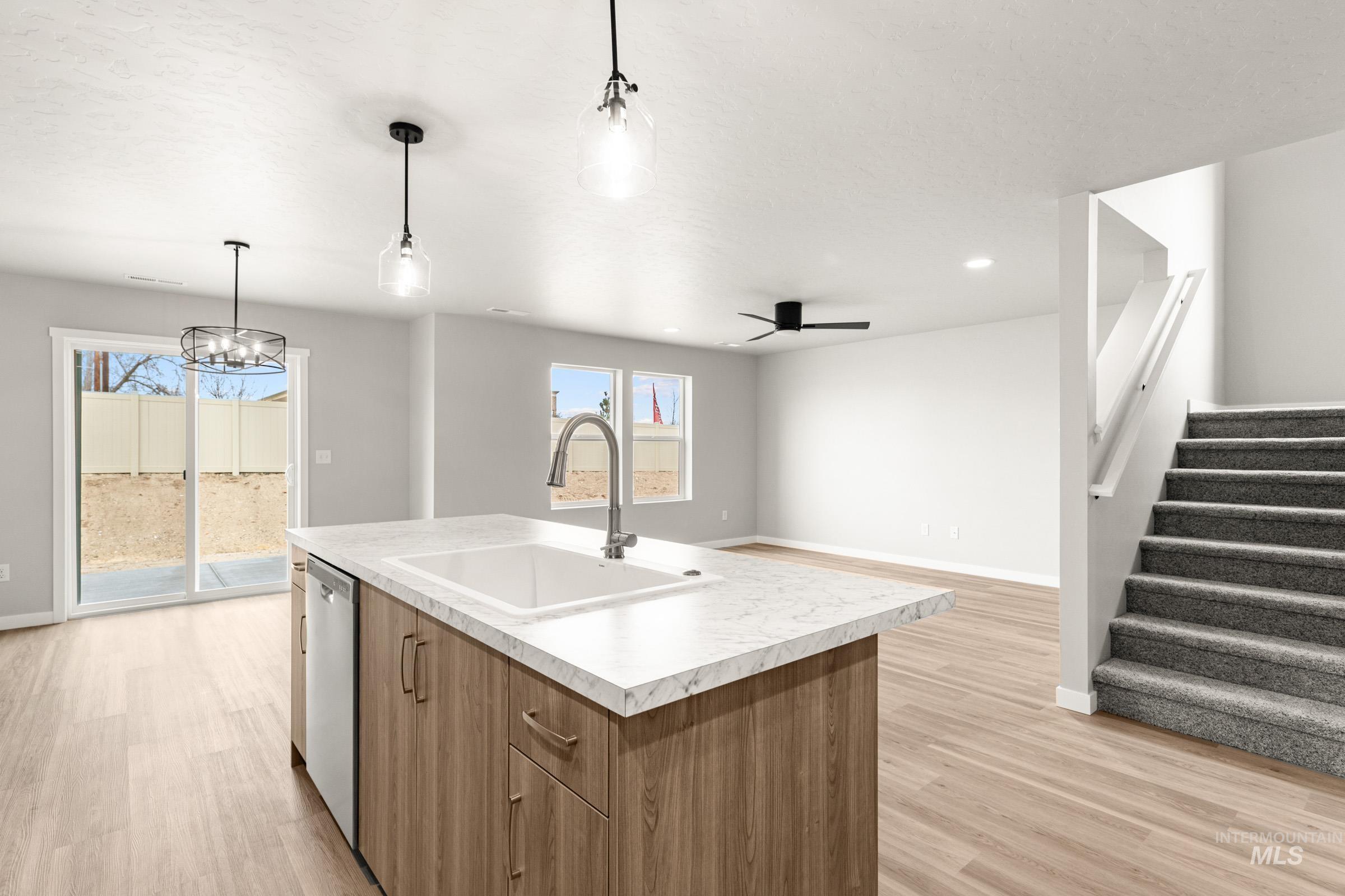 27 S Sweetgrass Pl, Nampa, Idaho 83651, 4 Bedrooms, 2.5 Bathrooms, Residential For Sale, Price $434,990,MLS 98978071