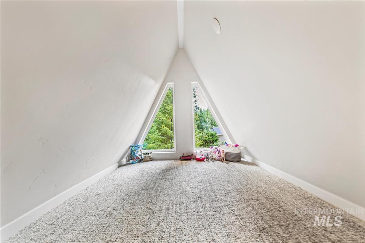 64 Fairway Dr, Garden Valley, Idaho 83622, 2 Bedrooms, 2 Bathrooms, Residential For Sale, Price $699,900, 98978072