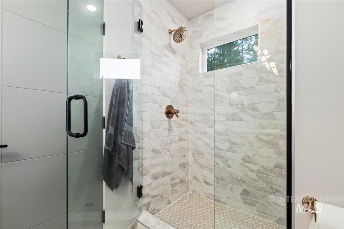 64 Fairway Dr, Garden Valley, Idaho 83622, 2 Bedrooms, 2 Bathrooms, Residential For Sale, Price $699,900, 98978072