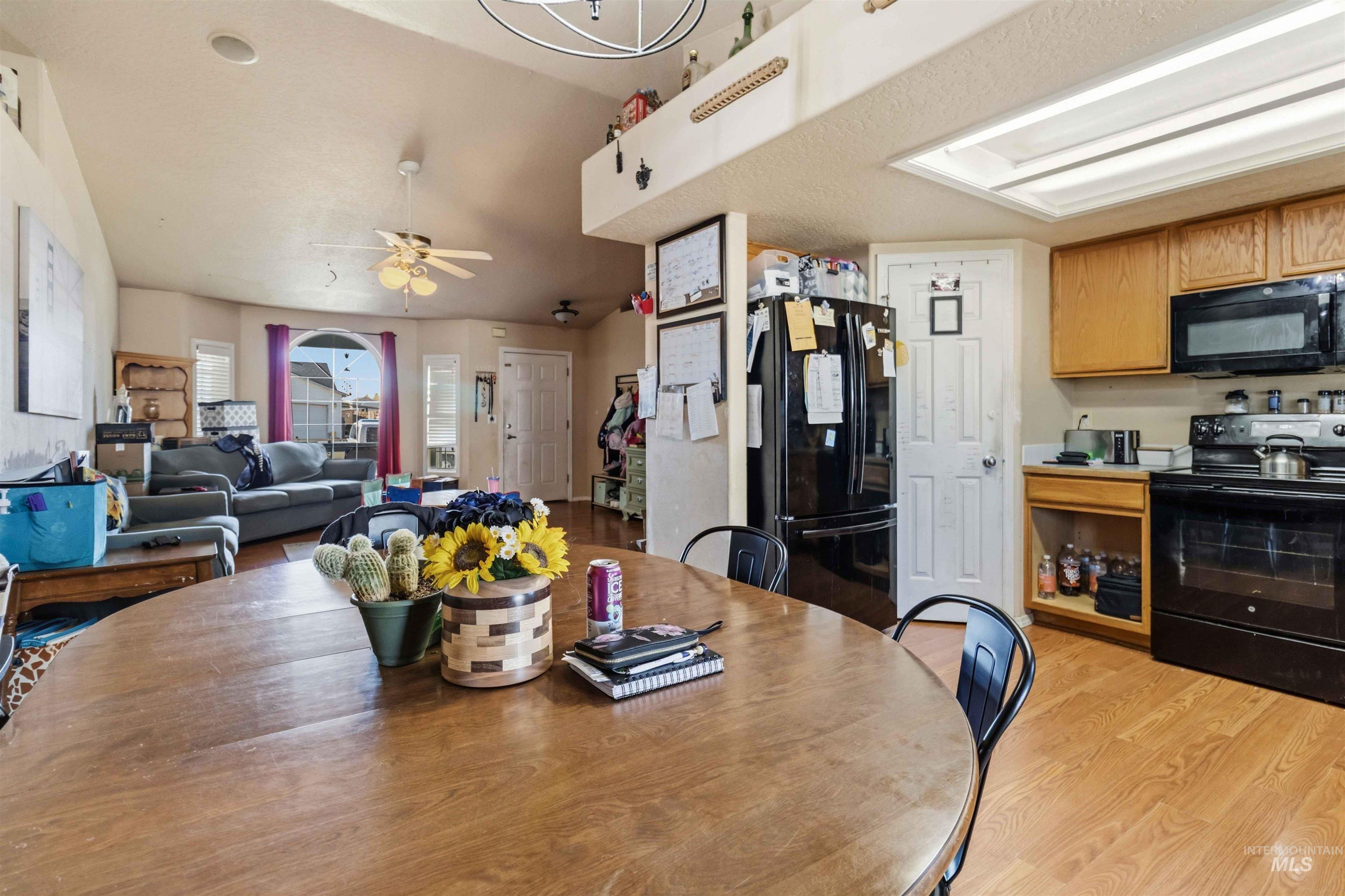 1610 W Hawaii, Nampa, Idaho 83686, 3 Bedrooms, 2 Bathrooms, Residential For Sale, Price $369,900, 98978073