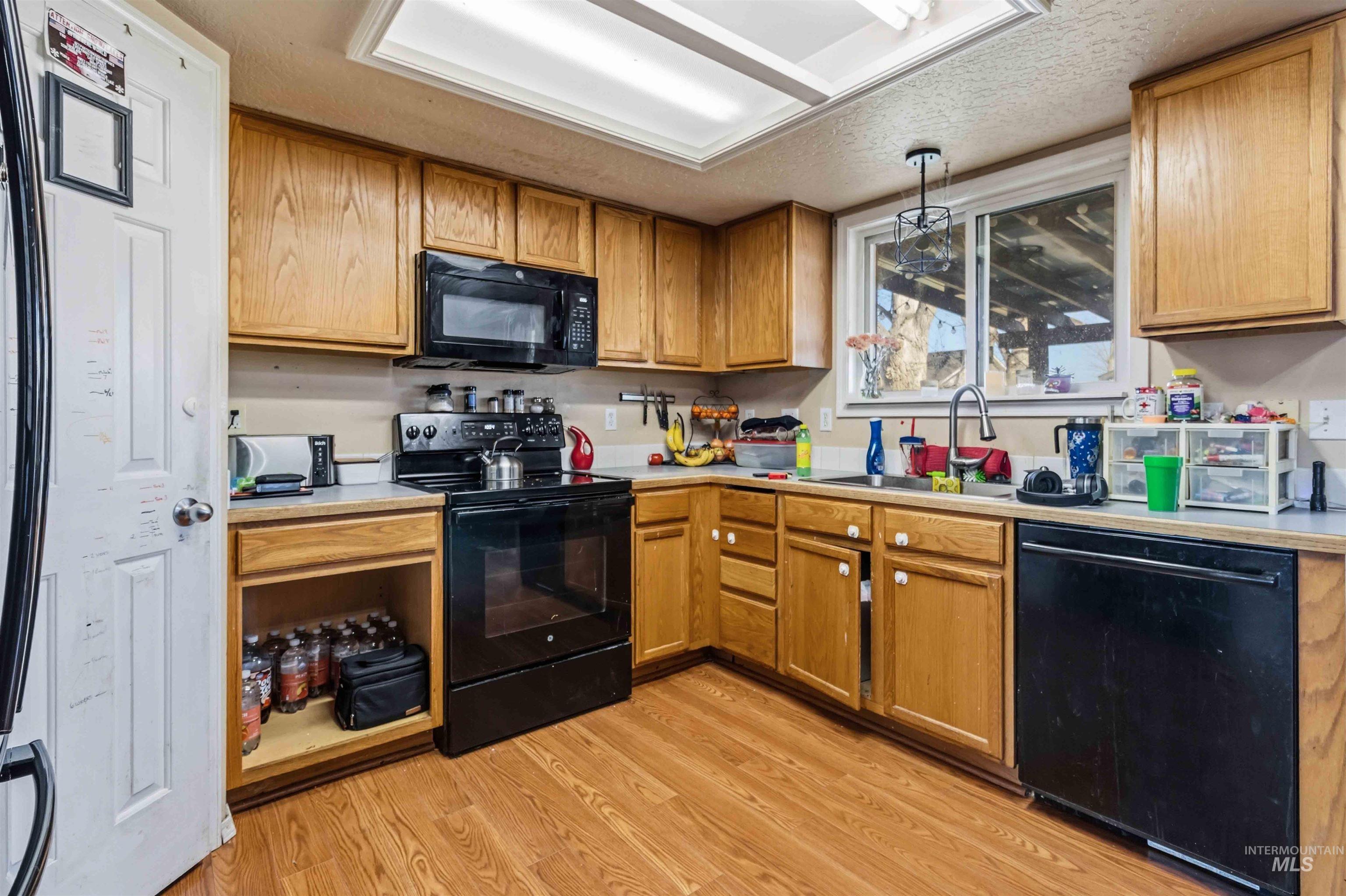 1610 W Hawaii, Nampa, Idaho 83686, 3 Bedrooms, 2 Bathrooms, Residential For Sale, Price $369,900, 98978073