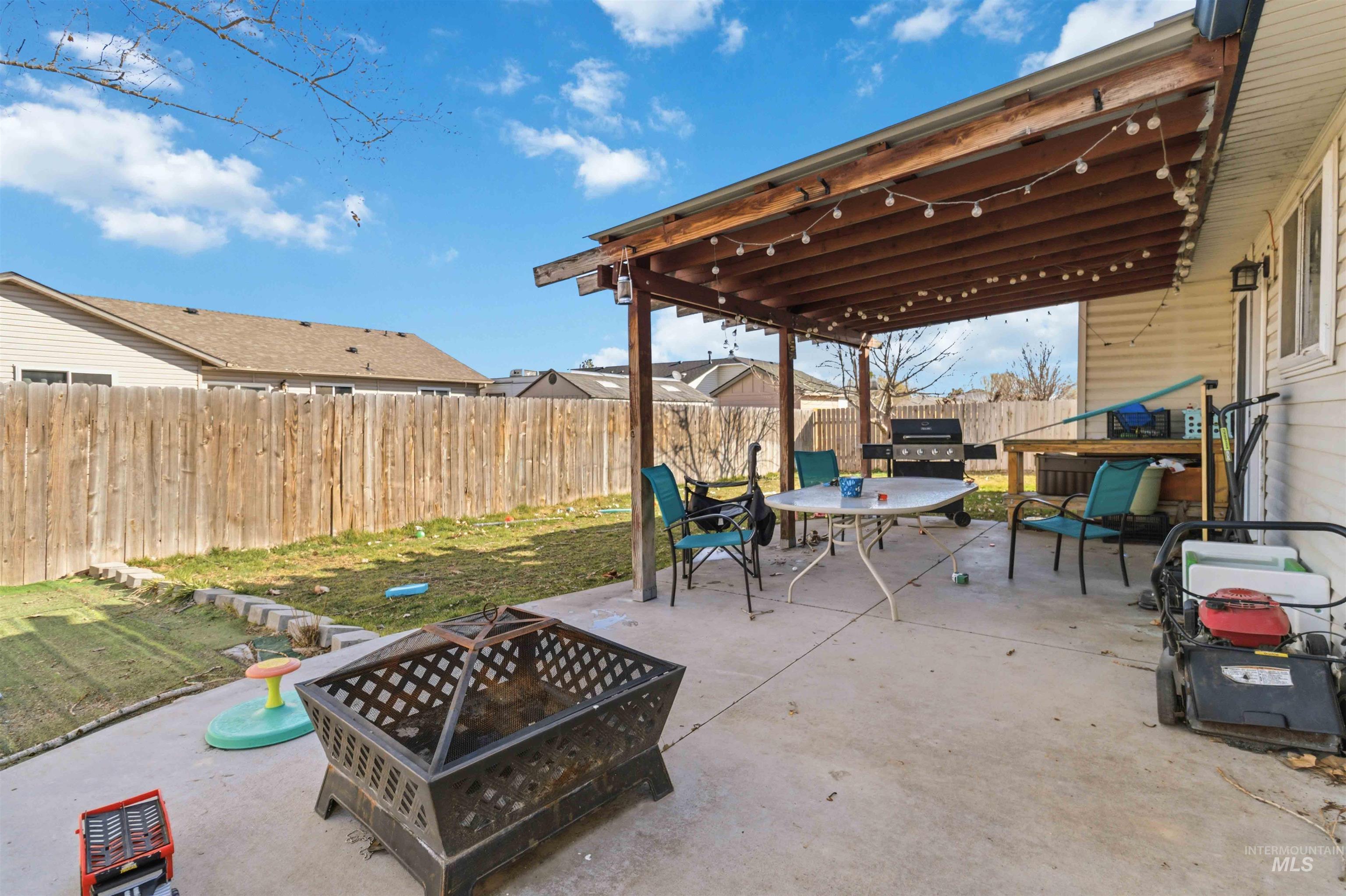 1610 W Hawaii, Nampa, Idaho 83686, 3 Bedrooms, 2 Bathrooms, Residential For Sale, Price $369,900, 98978073