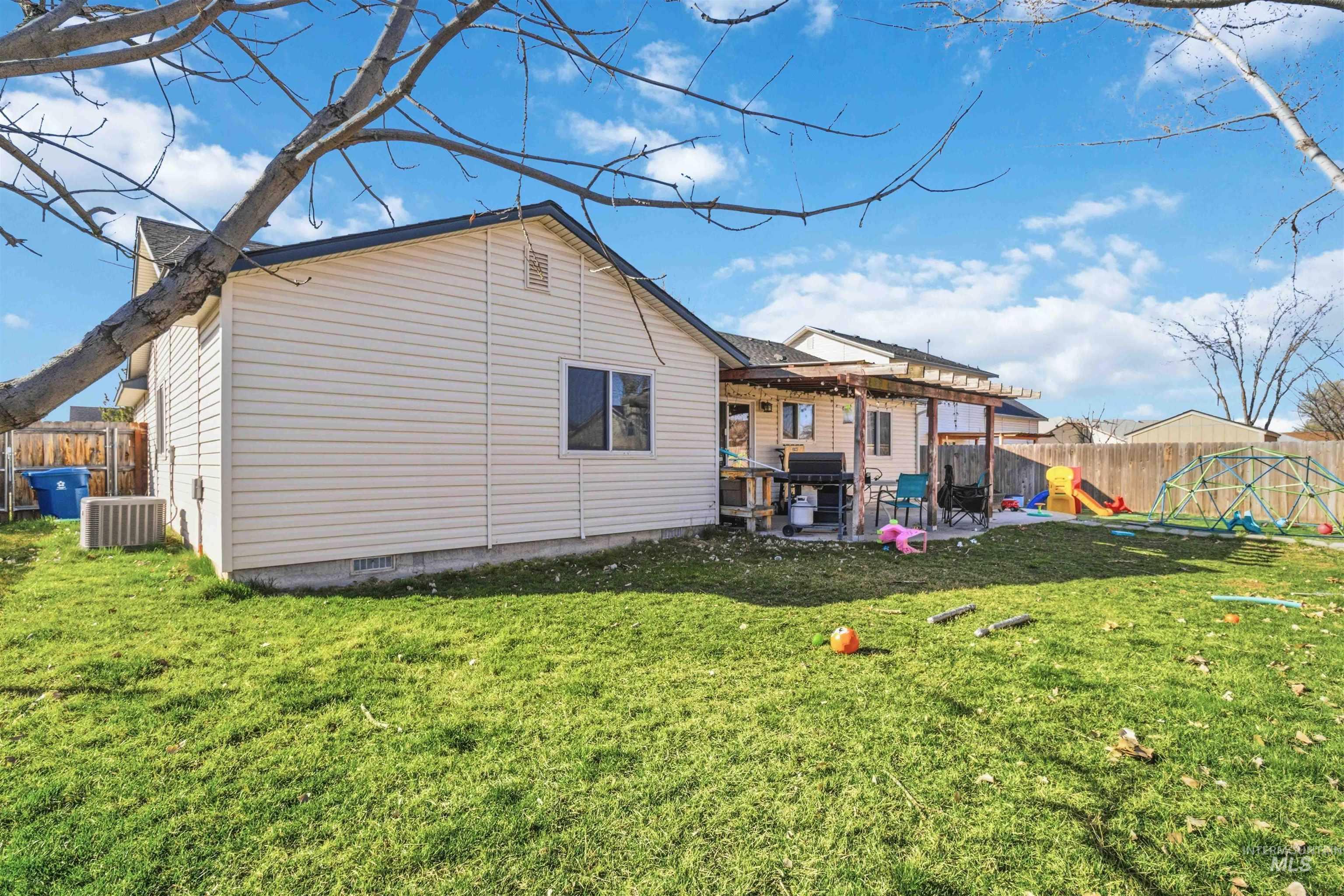 1610 W Hawaii, Nampa, Idaho 83686, 3 Bedrooms, 2 Bathrooms, Residential For Sale, Price $369,900, 98978073