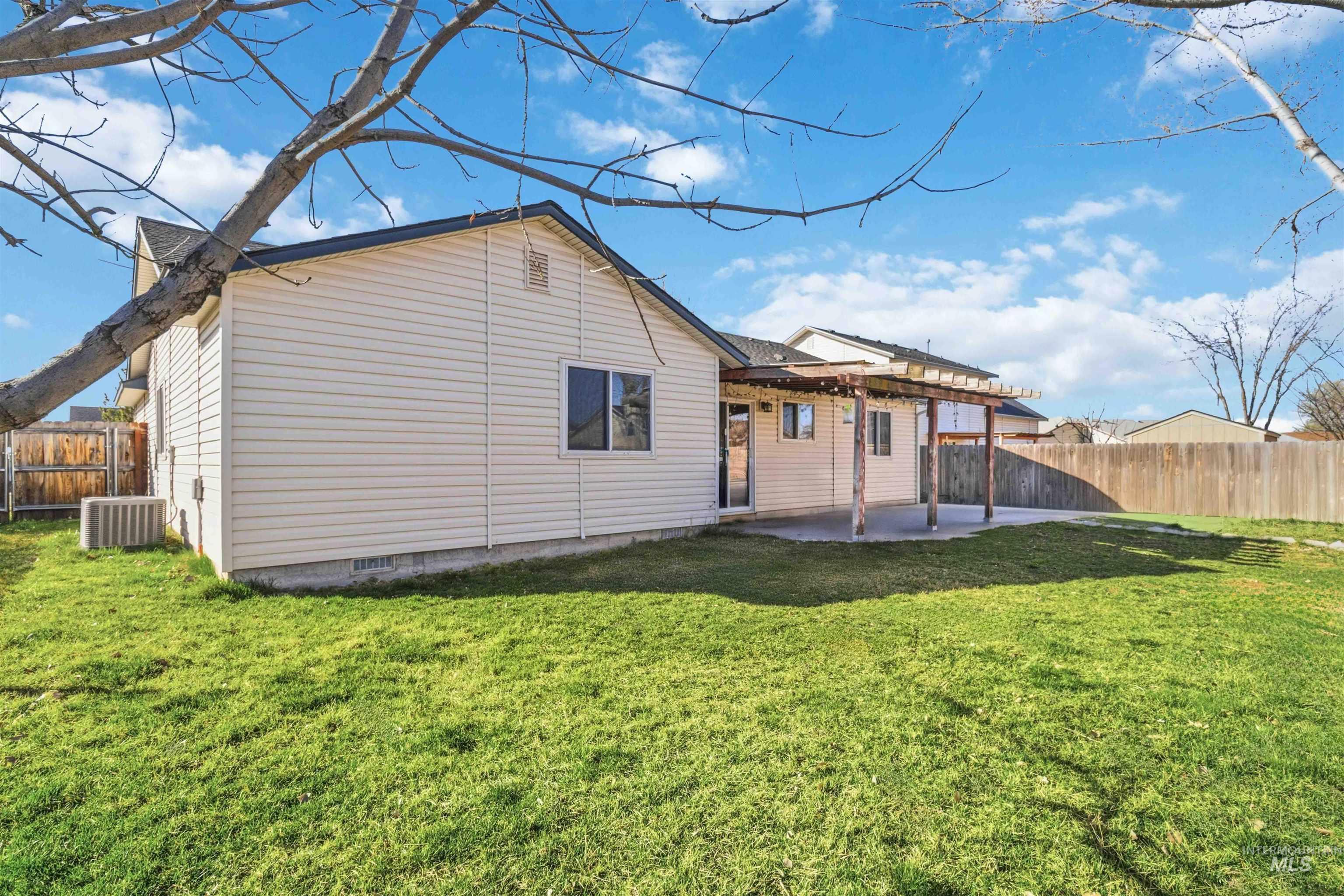 1610 W Hawaii, Nampa, Idaho 83686, 3 Bedrooms, 2 Bathrooms, Residential For Sale, Price $369,900, 98978073