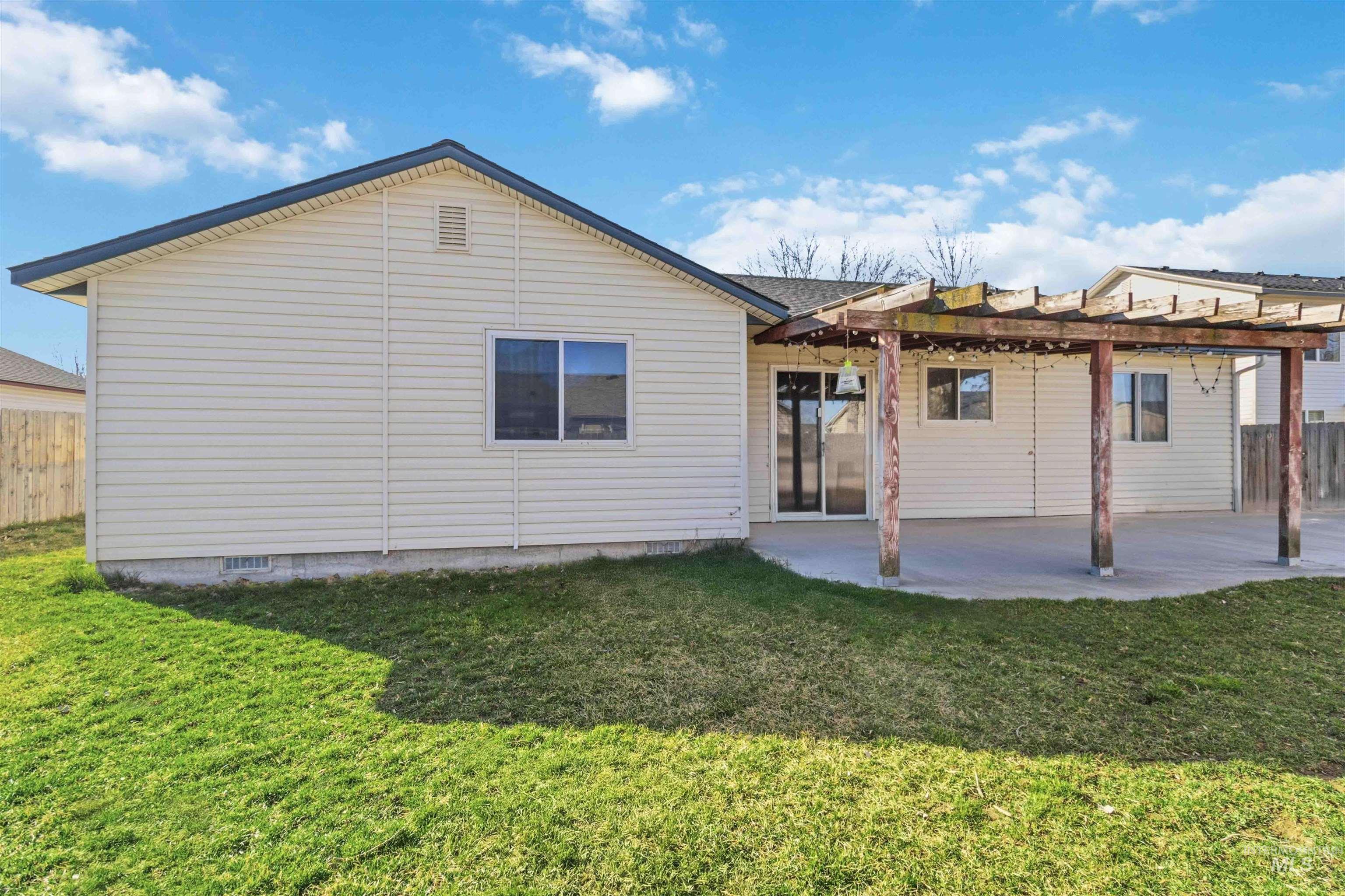 1610 W Hawaii, Nampa, Idaho 83686, 3 Bedrooms, 2 Bathrooms, Residential For Sale, Price $369,900, 98978073