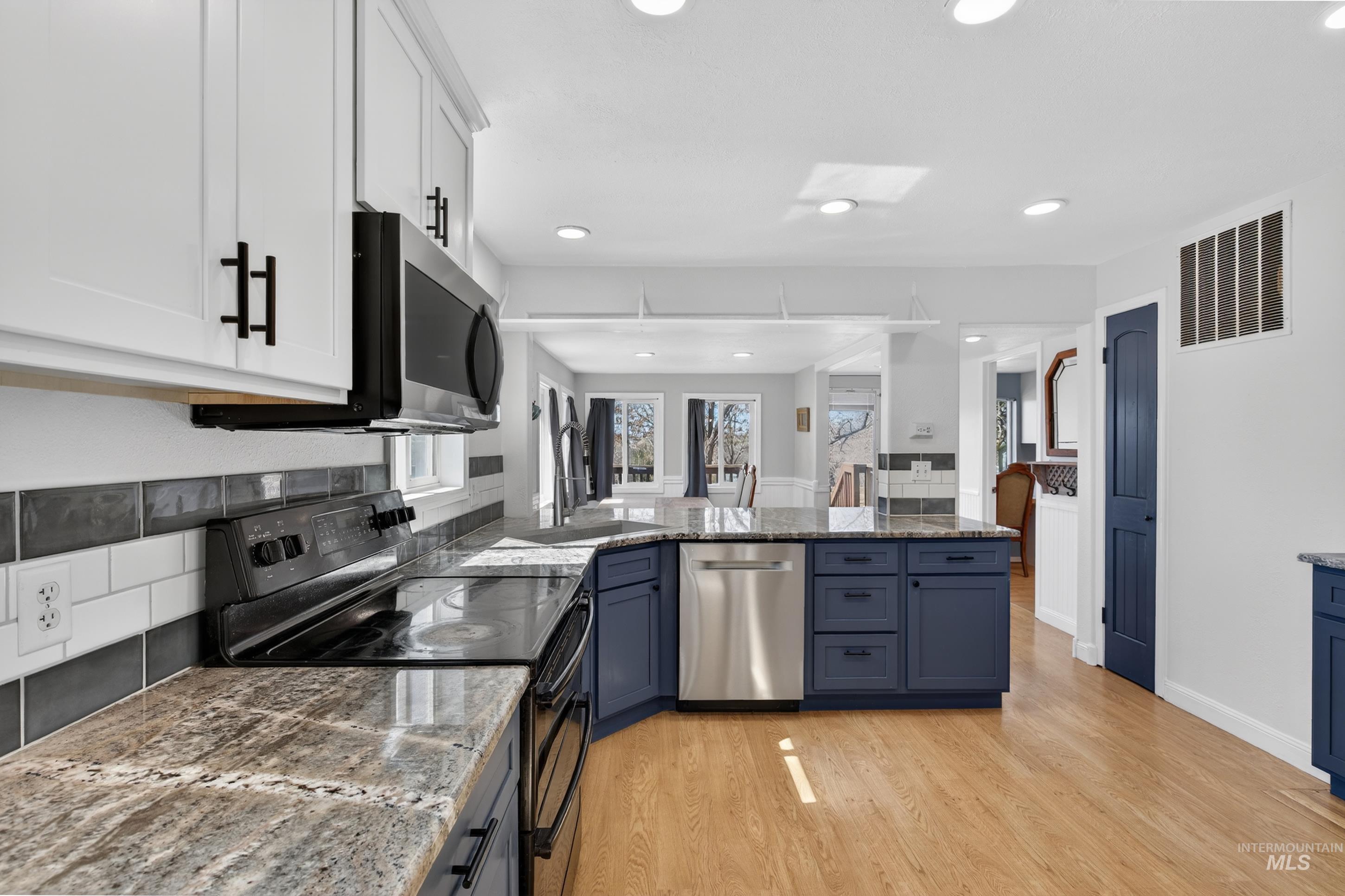 23466 Freezeout Rd, Caldwell, Idaho 83607, 3 Bedrooms, 3 Bathrooms, Residential For Sale, Price $825,000,MLS 98978075