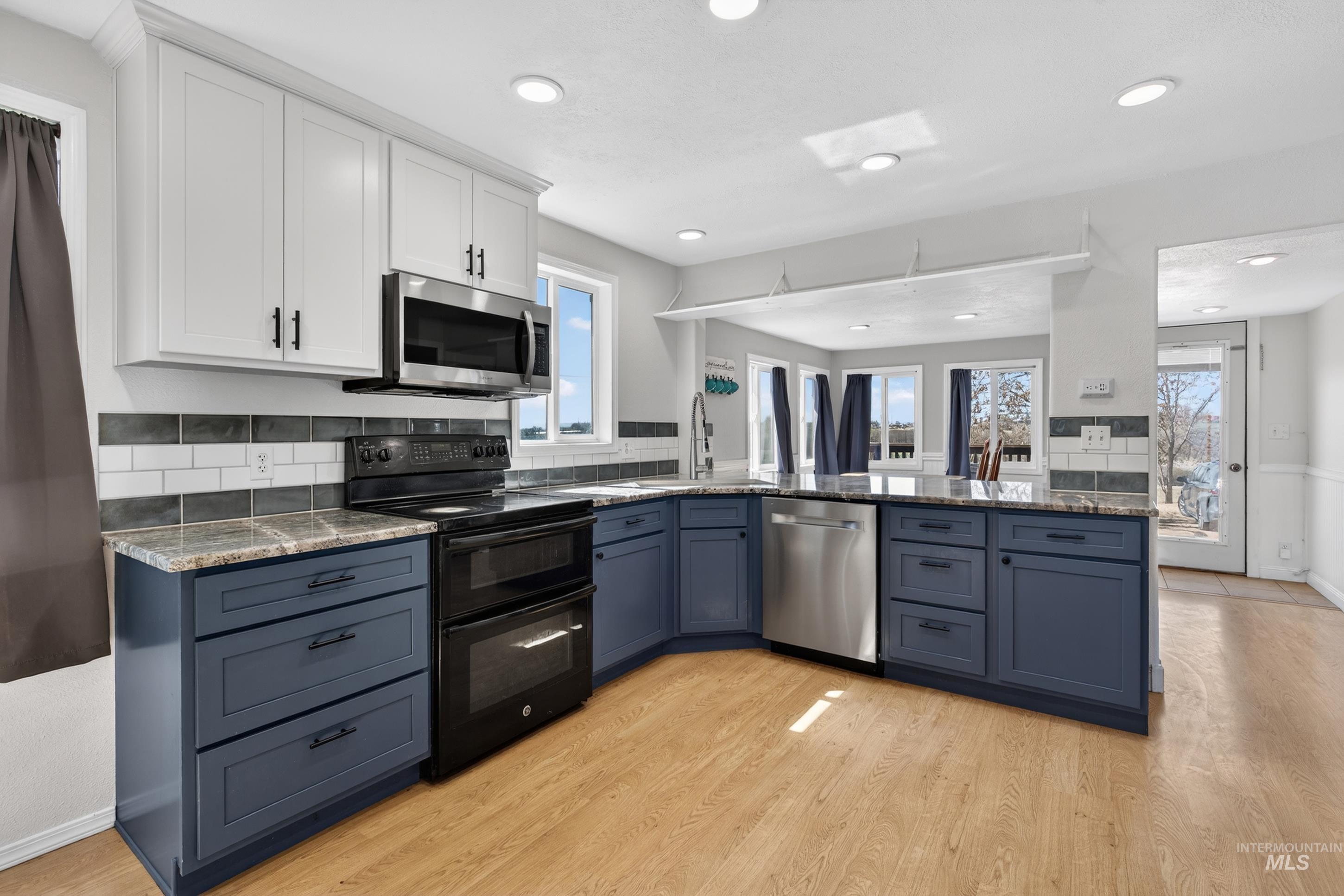 23466 Freezeout Rd, Caldwell, Idaho 83607, 3 Bedrooms, 3 Bathrooms, Residential For Sale, Price $825,000,MLS 98978075