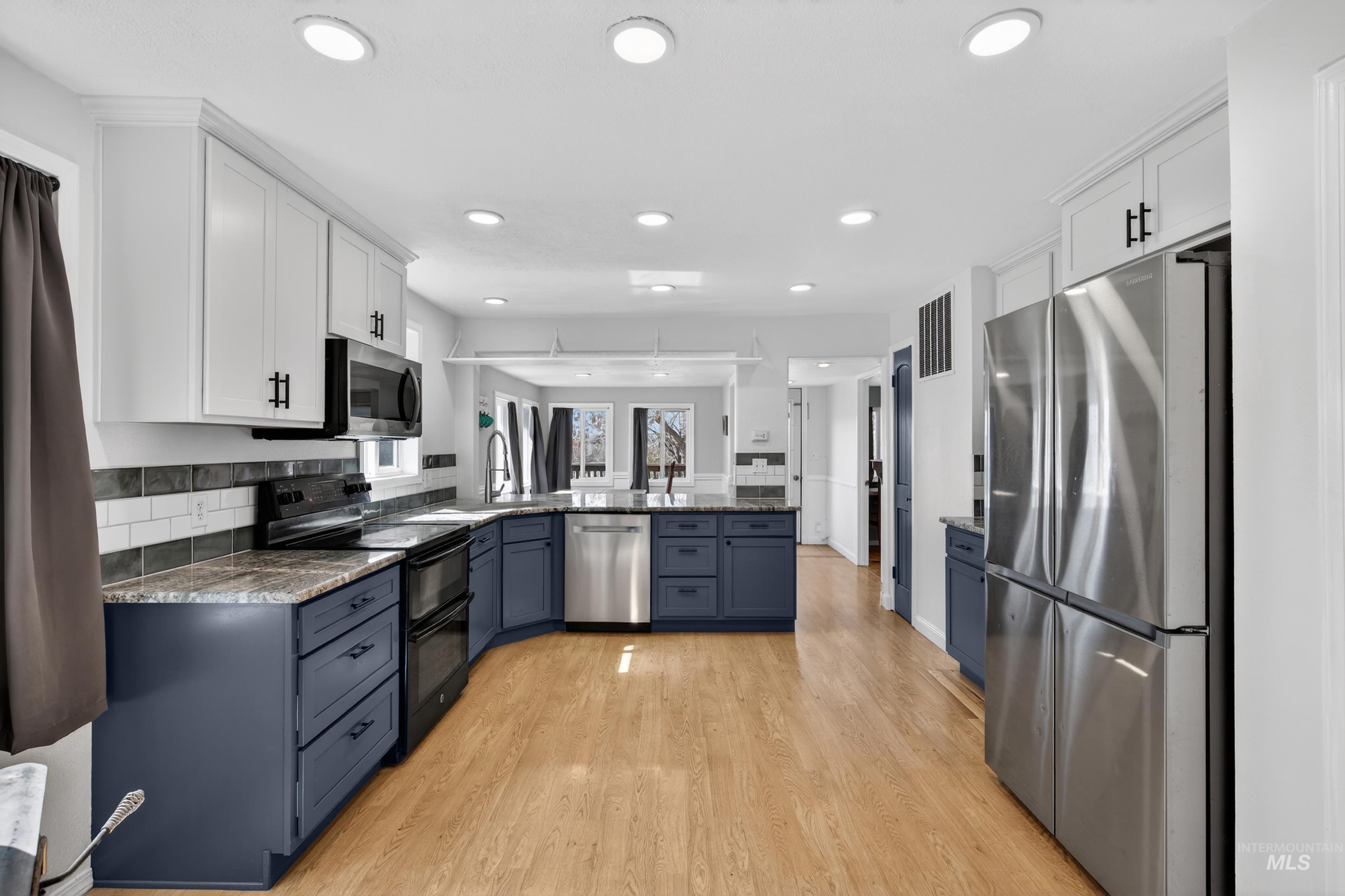 23466 Freezeout Rd, Caldwell, Idaho 83607, 3 Bedrooms, 3 Bathrooms, Residential For Sale, Price $825,000,MLS 98978075