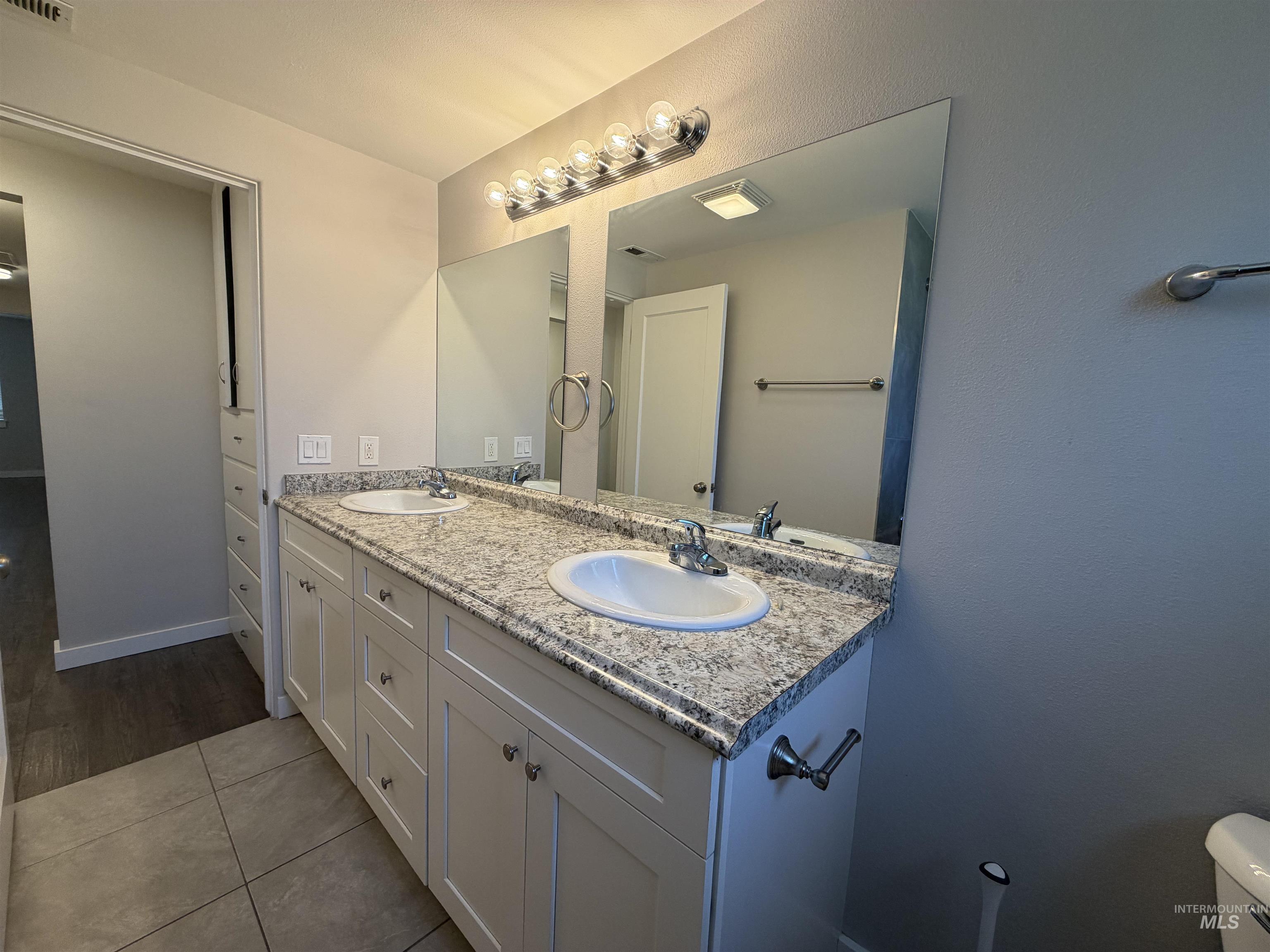 1805 Dorian Dr, Twin Falls, Idaho 83301, 4 Bedrooms, 2 Bathrooms, Residential For Sale, Price $325,000,MLS 98978076