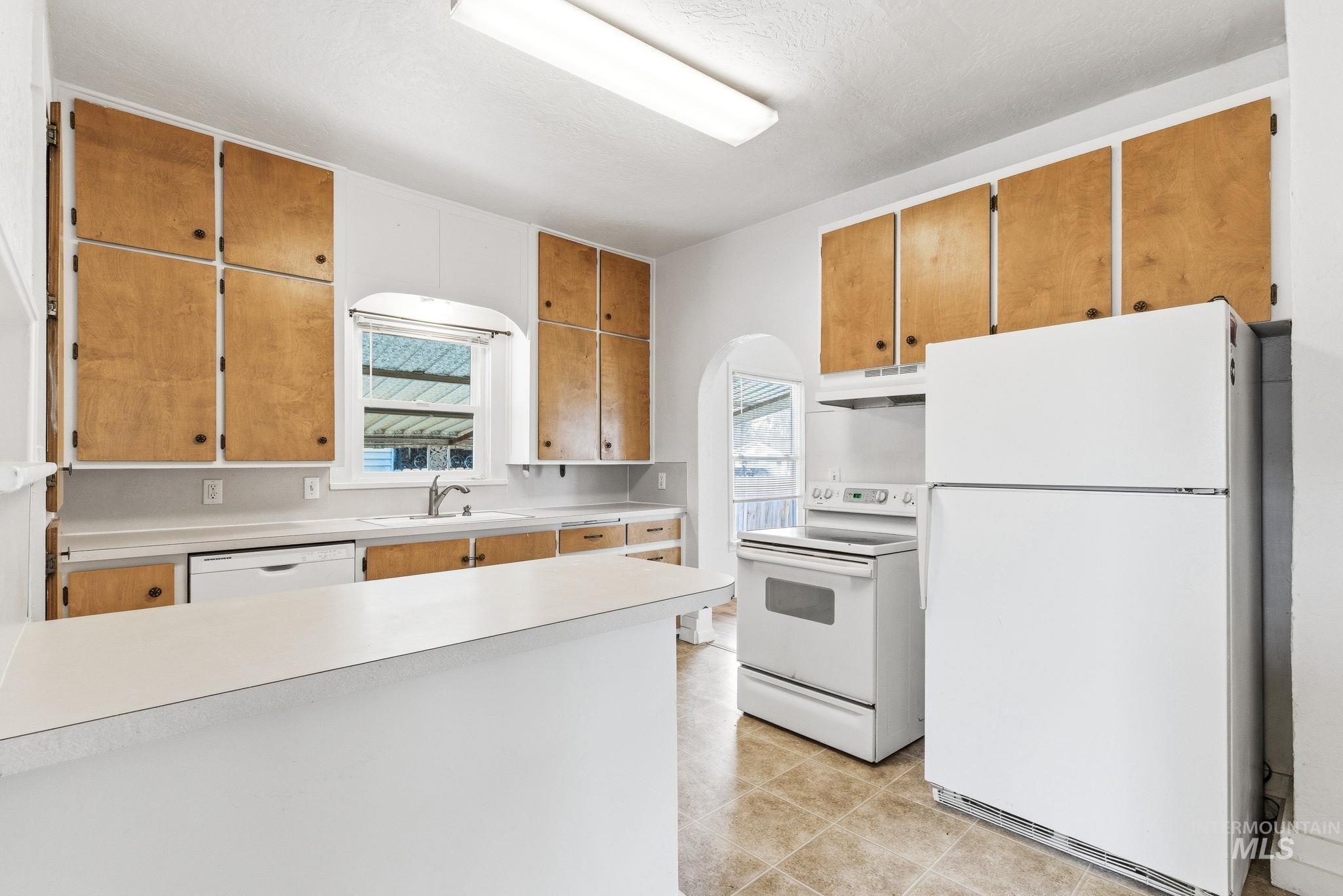 428 S Almond St, Nampa, Idaho 83686, 4 Bedrooms, 2 Bathrooms, Residential For Sale, Price $379,900, 98978079