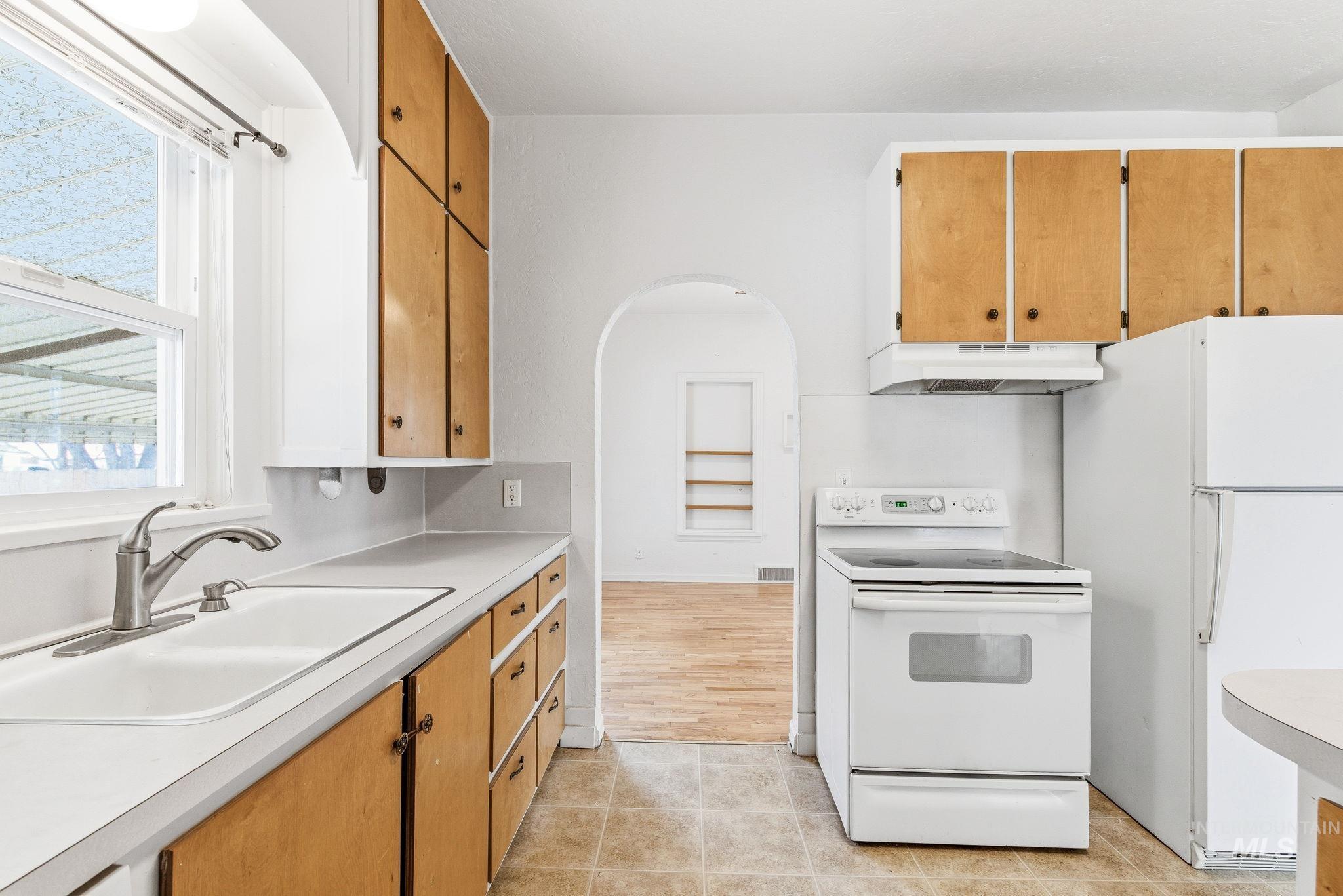 428 S Almond St, Nampa, Idaho 83686, 4 Bedrooms, 2 Bathrooms, Residential For Sale, Price $379,900, 98978079