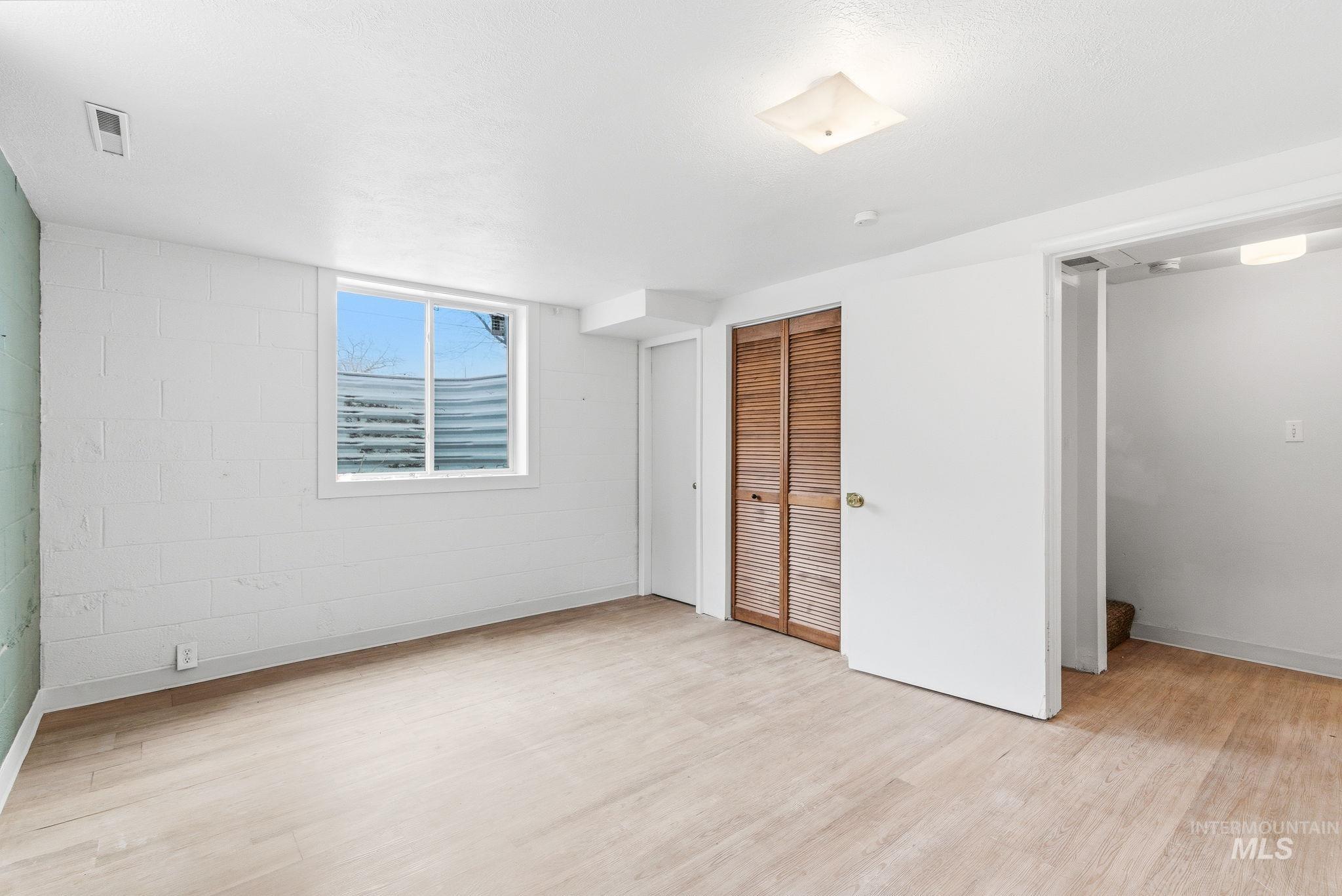 428 S Almond St, Nampa, Idaho 83686, 4 Bedrooms, 2 Bathrooms, Residential For Sale, Price $379,900, 98978079